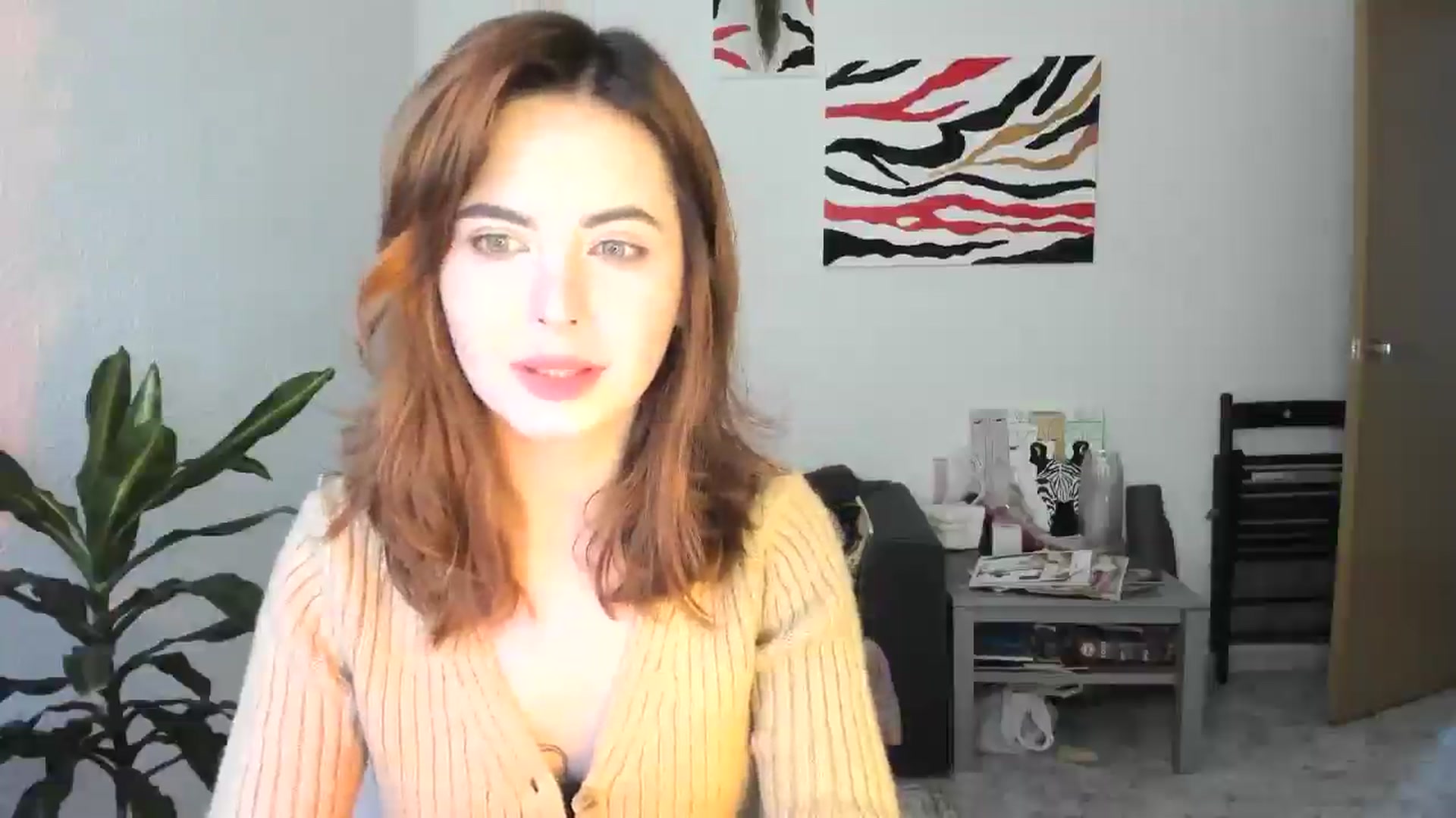 Gallery image thumbnail from AhahaGirl's myfreecams stream on, 12/05/2025, 14:15 image 3 of 20