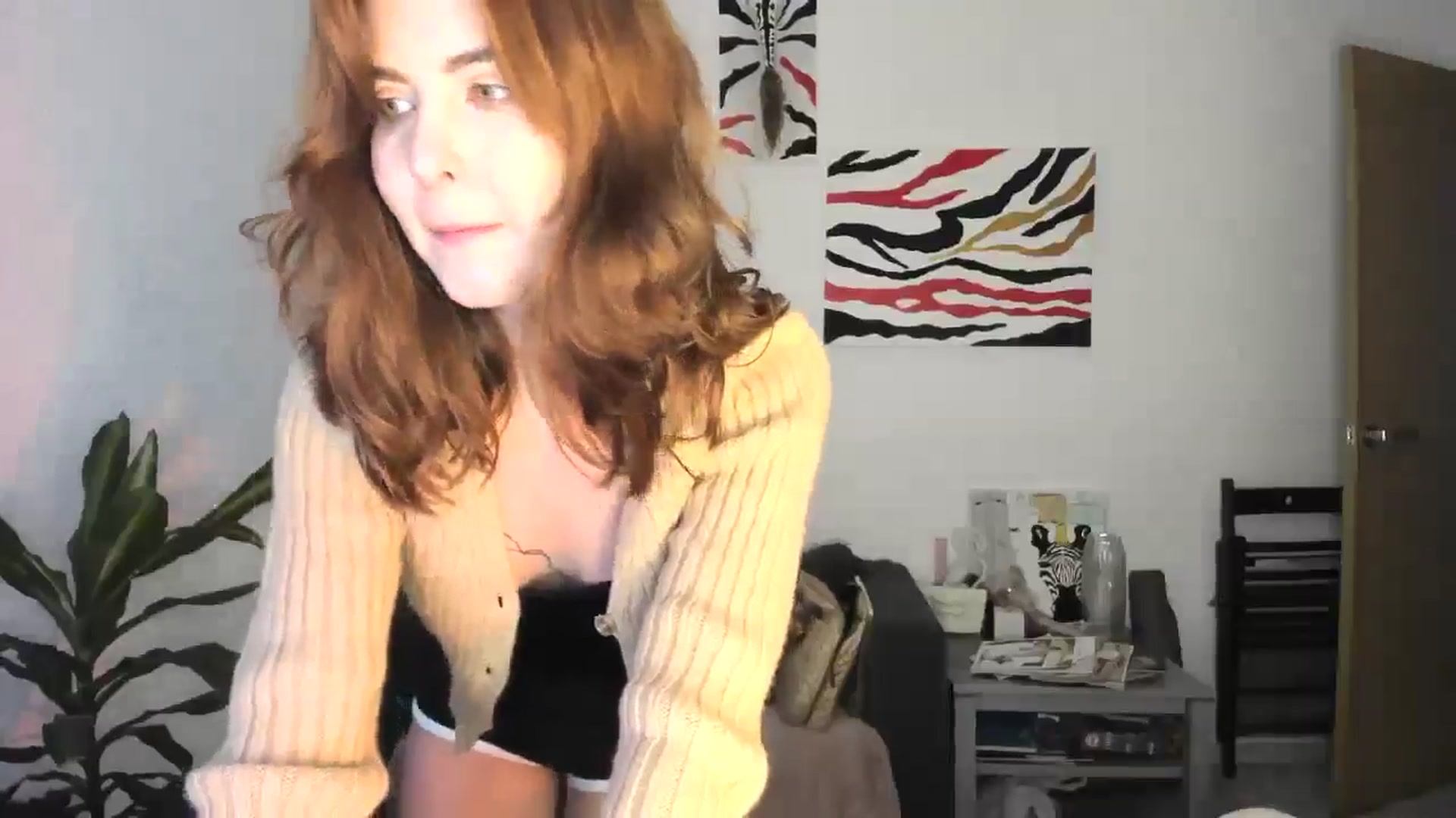Gallery image thumbnail from AhahaGirl's myfreecams stream on, 12/05/2025, 15:51 image 6 of 20