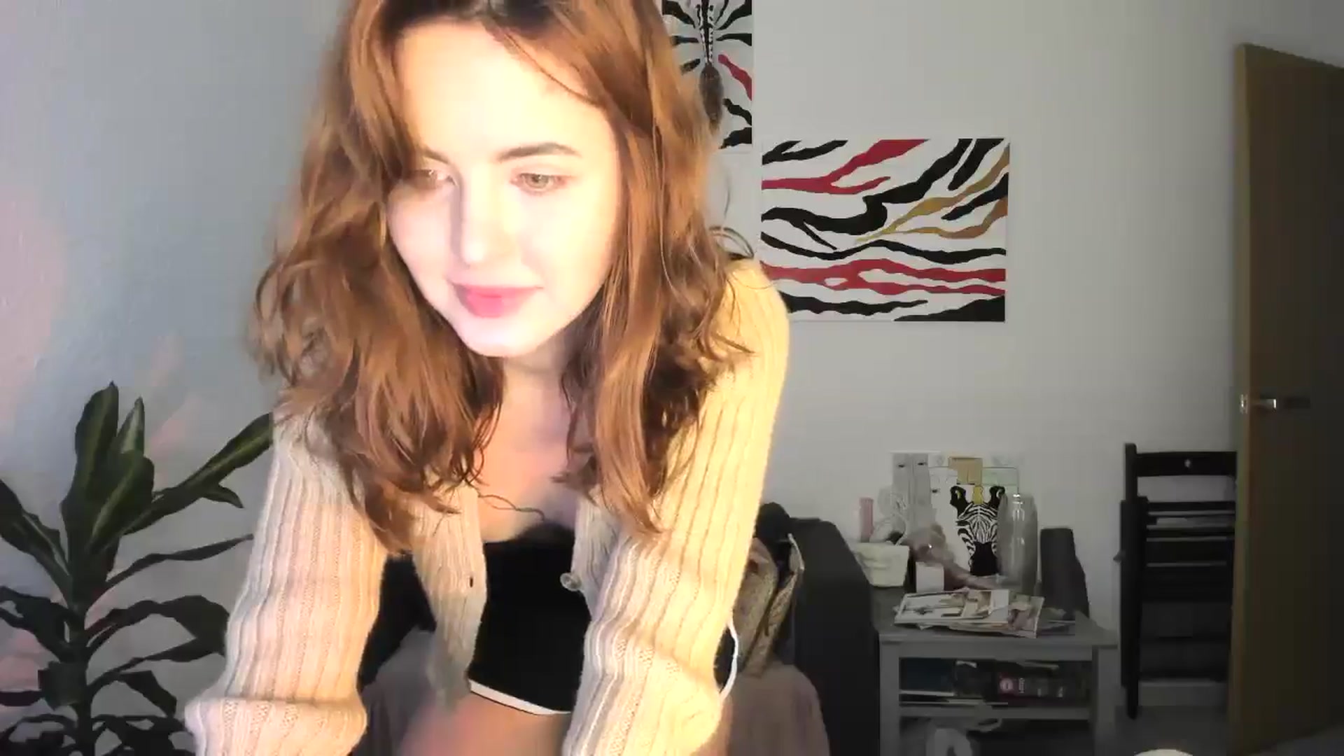 Gallery image thumbnail from AhahaGirl's myfreecams stream on, 12/05/2025, 15:51 image 8 of 20