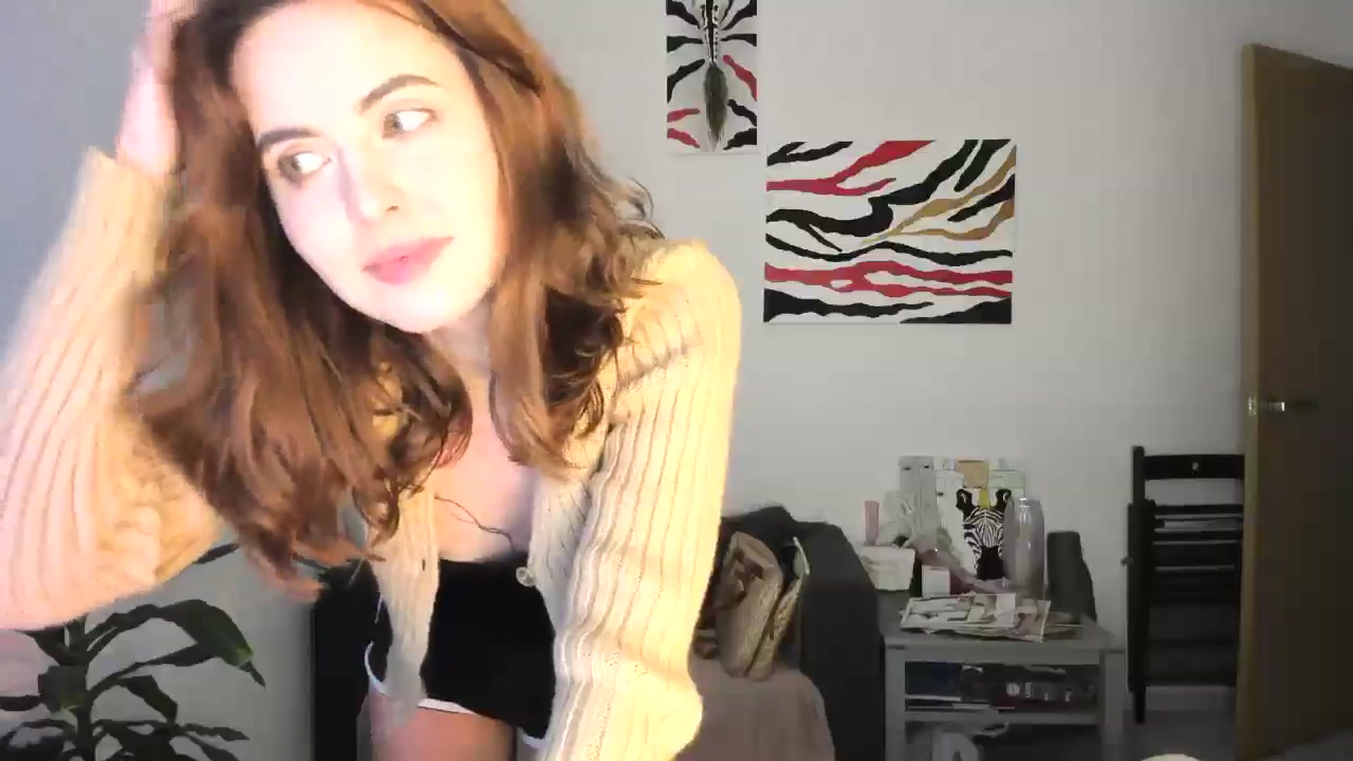 Gallery image thumbnail from AhahaGirl's myfreecams stream on, 12/05/2025, 15:51 image 7 of 20