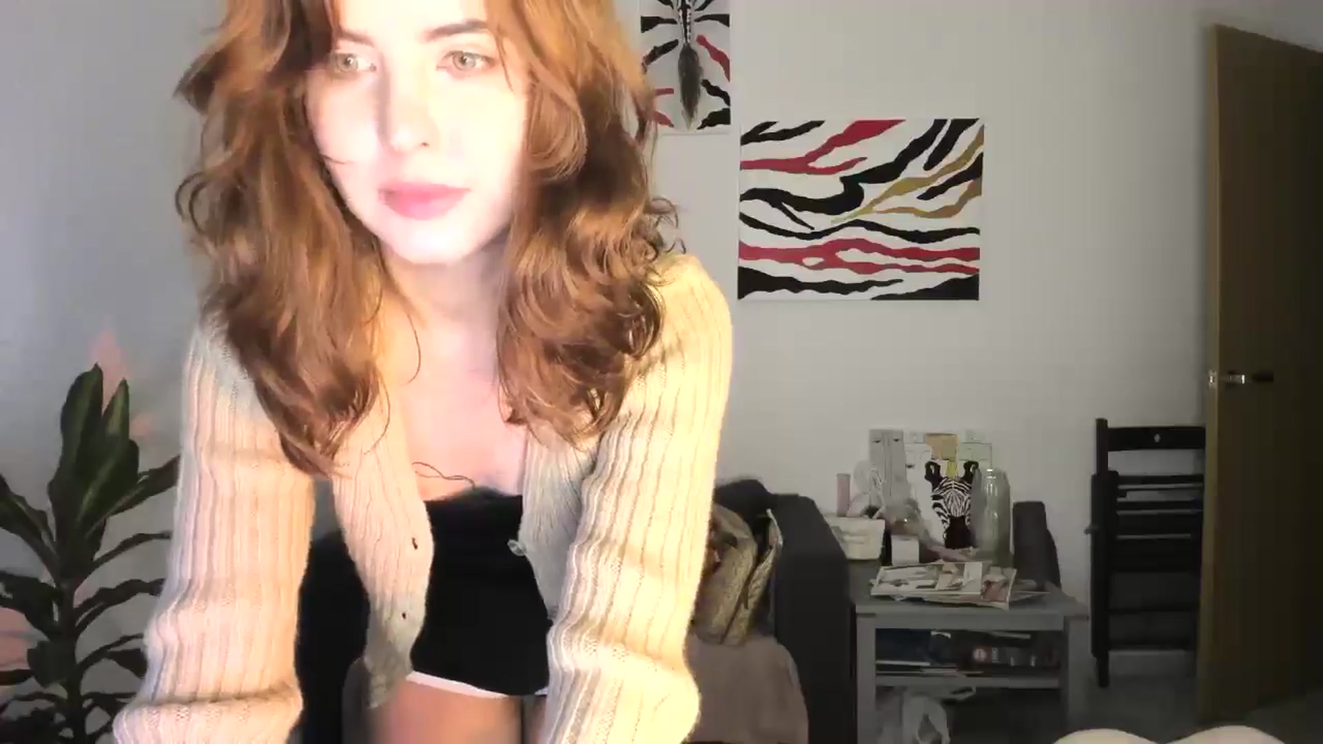 Gallery image thumbnail from AhahaGirl's myfreecams stream on, 12/05/2025, 16:58 image 6 of 20