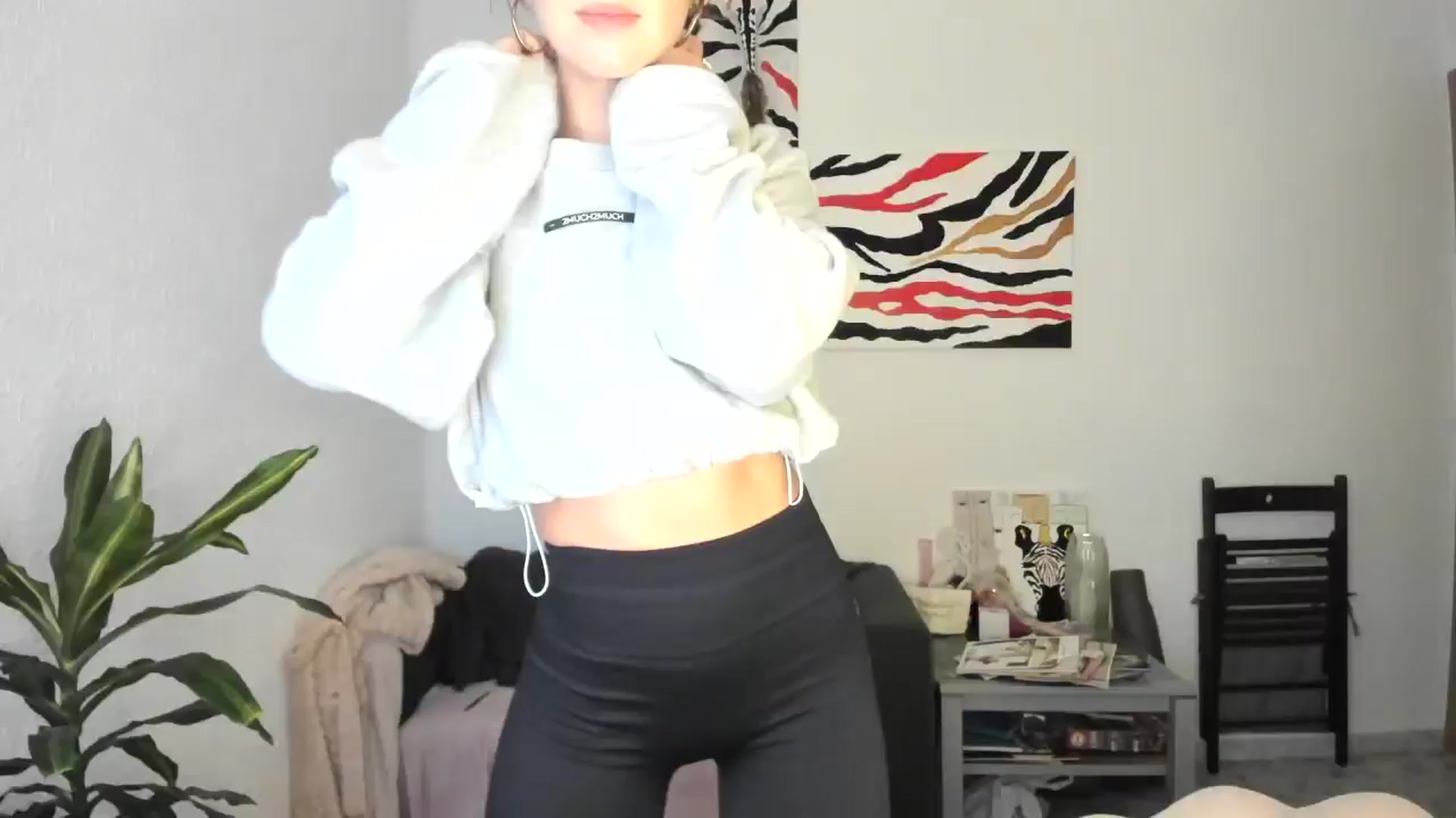 Gallery image thumbnail from AhahaGirl's myfreecams stream on, 12/06/2025, 15:38 image 7 of 20