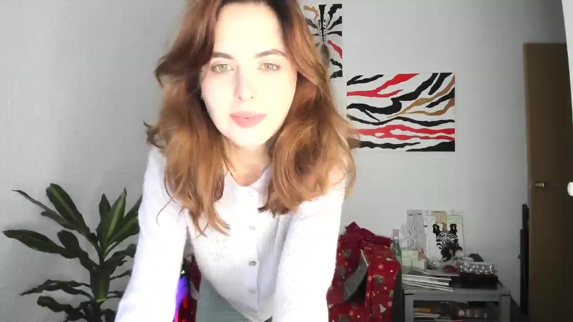 Gallery image thumbnail from AhahaGirl's myfreecams stream on, 12/18/2025, 16:19 image 9 of 20