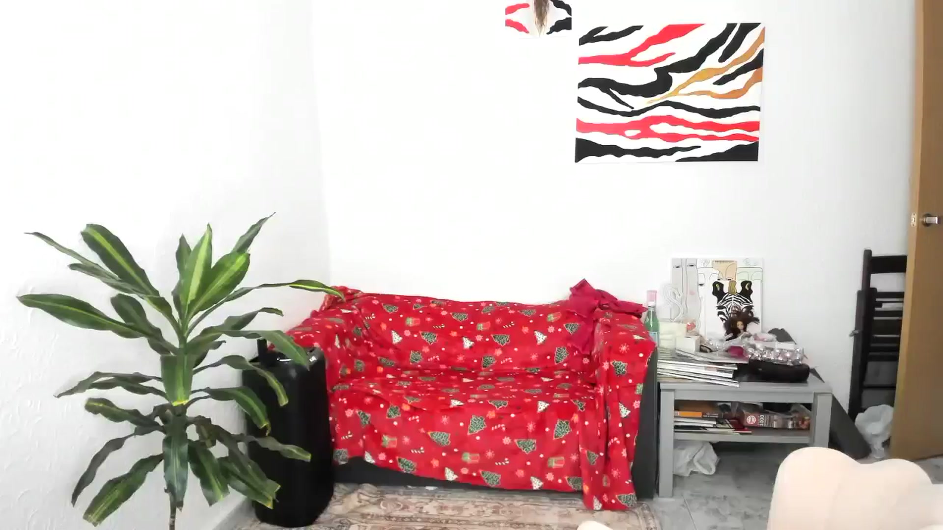 Gallery image thumbnail from AhahaGirl's myfreecams stream on, 12/19/2025, 11:45 image 17 of 20