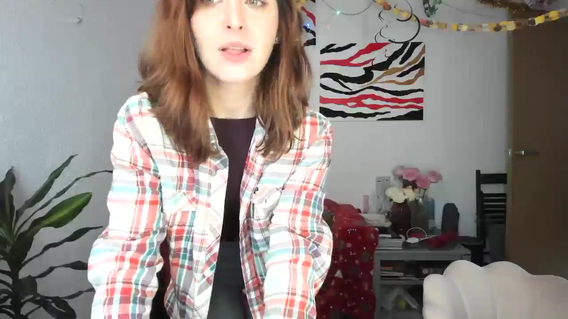Gallery image thumbnail from AhahaGirl's myfreecams stream on, 12/29/2025, 14:26 image 17 of 20