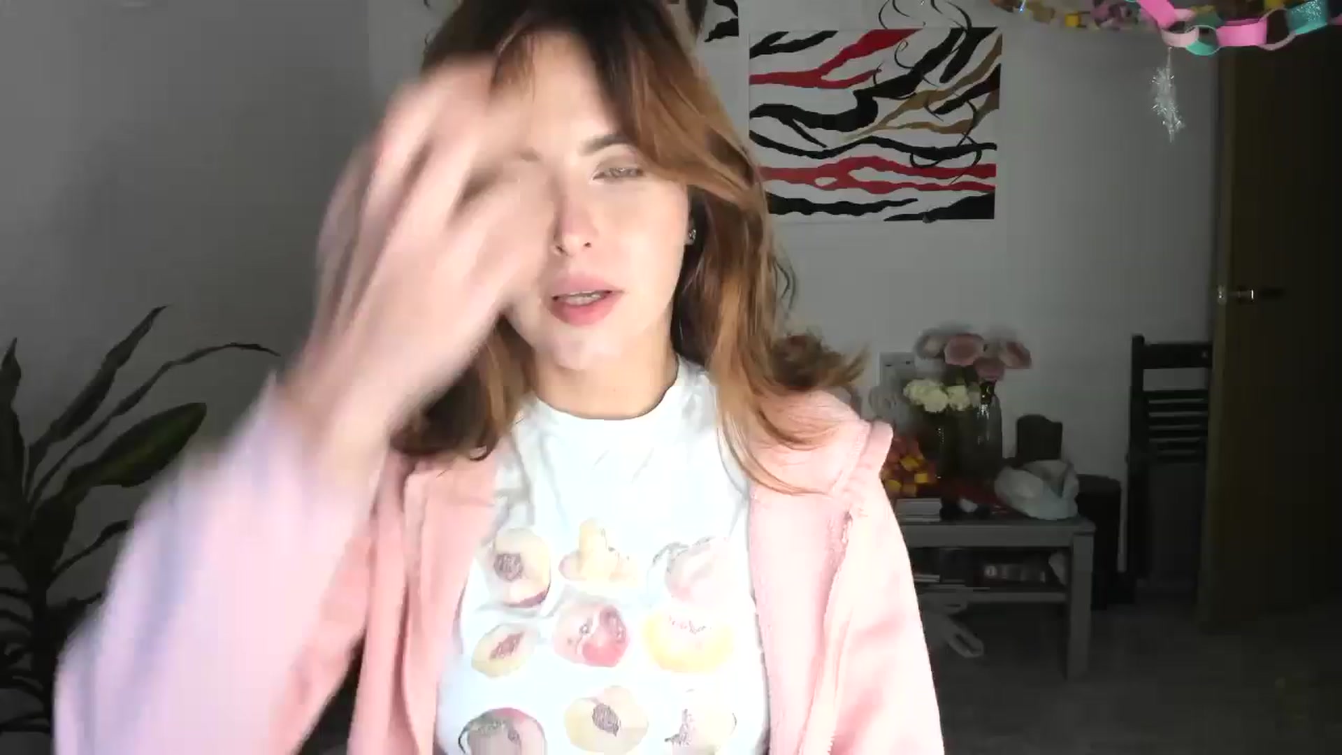 Gallery image thumbnail from AhahaGirl's myfreecams stream on, 01/06/2026, 20:56 image 16 of 20