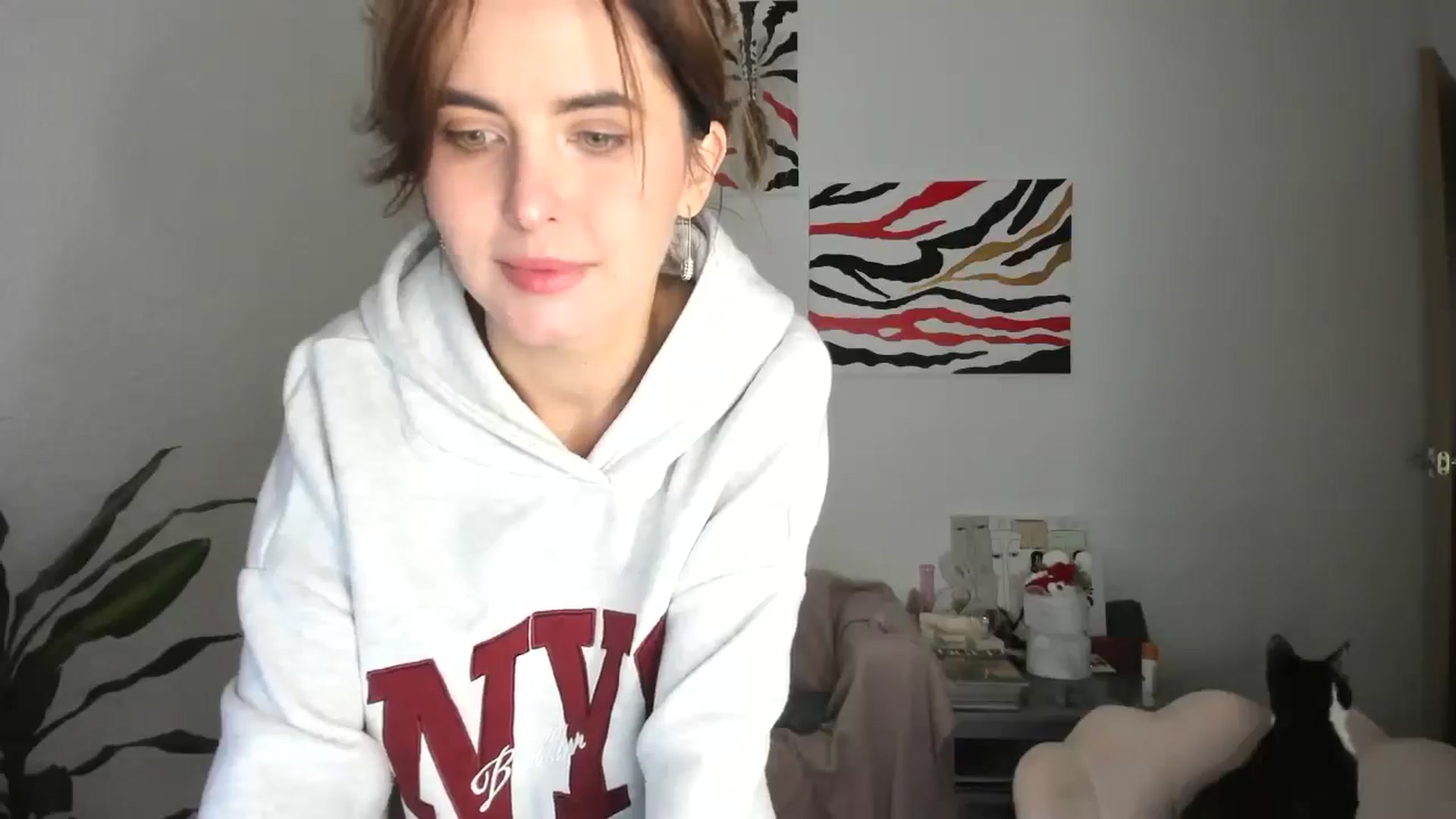 Gallery image thumbnail from AhahaGirl's myfreecams stream on, 01/13/2026, 17:04 image 13 of 20