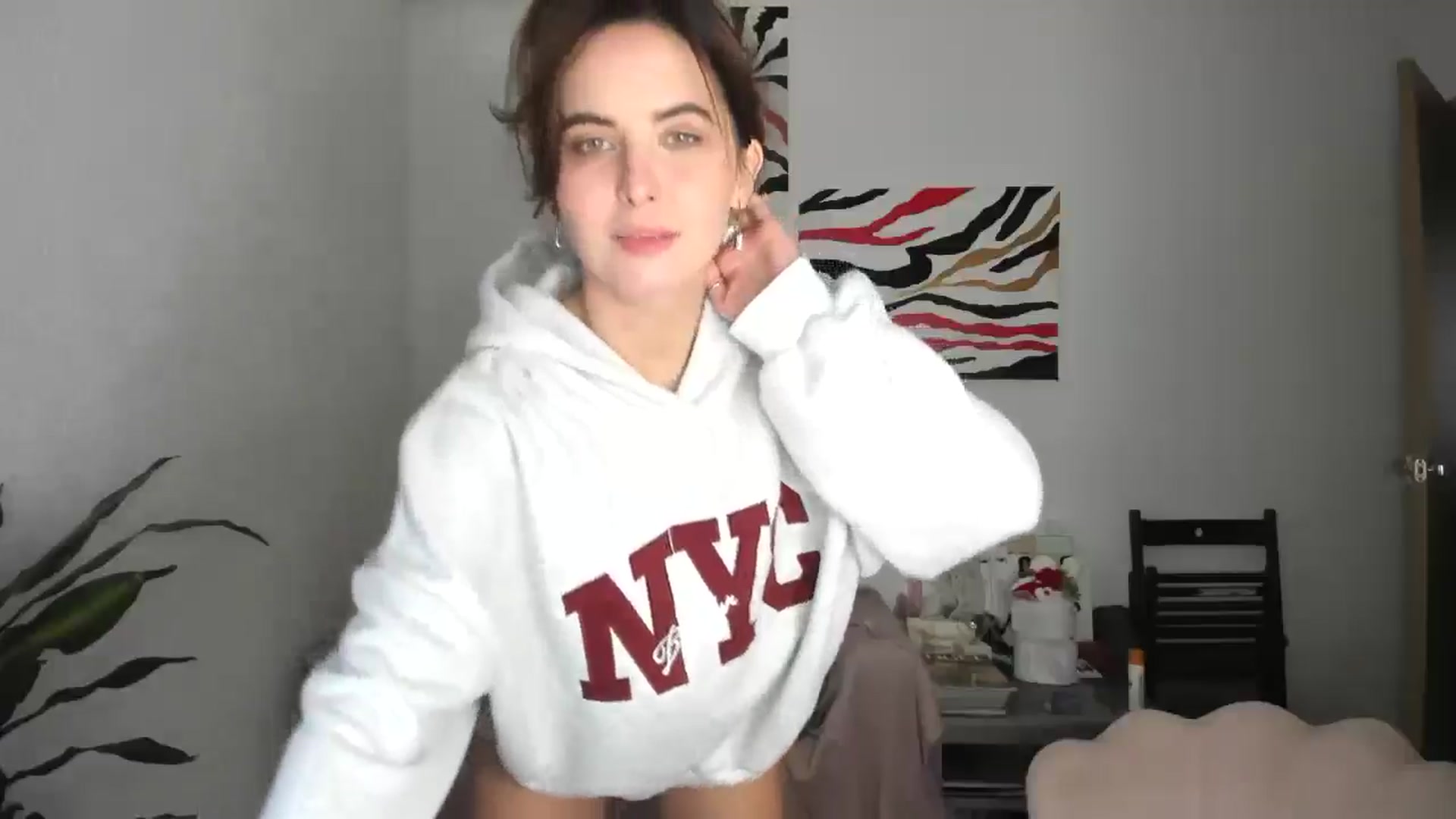 Gallery image thumbnail from AhahaGirl's myfreecams stream on, 01/13/2026, 17:04 image 6 of 20