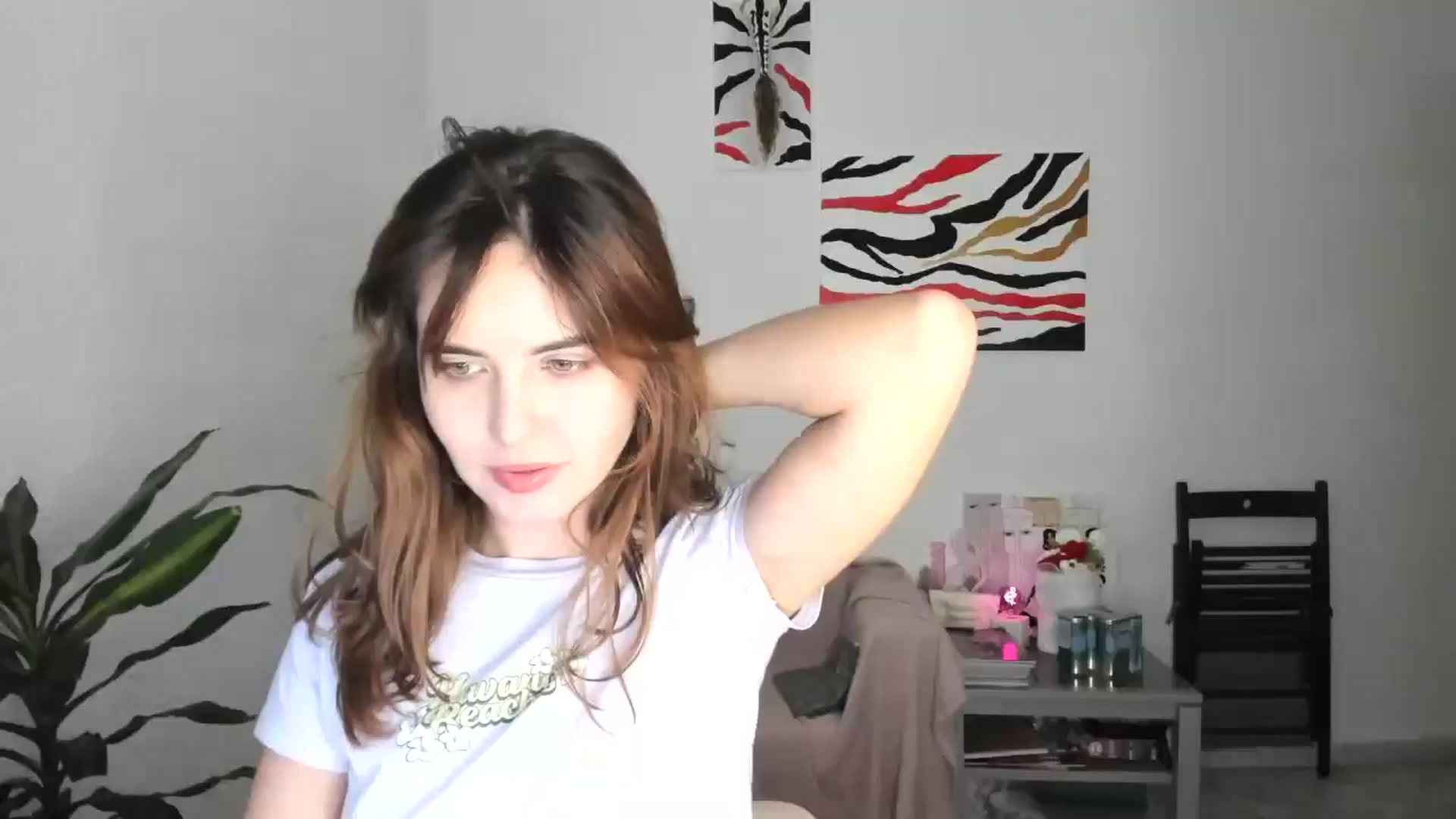 Gallery image thumbnail from AhahaGirl's myfreecams stream on, 01/17/2026, 17:00 image 17 of 20