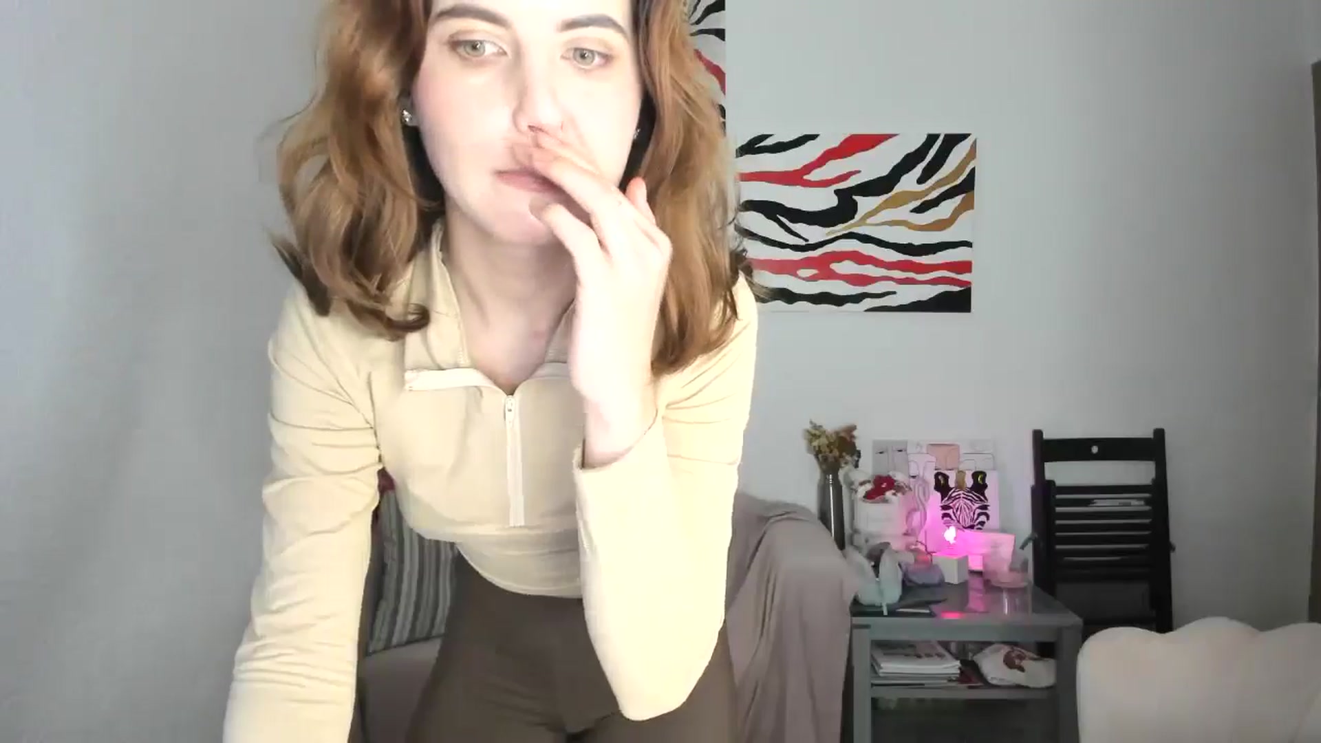 Gallery image thumbnail from AhahaGirl's myfreecams stream on, 02/19/2026, 19:41 image 16 of 20