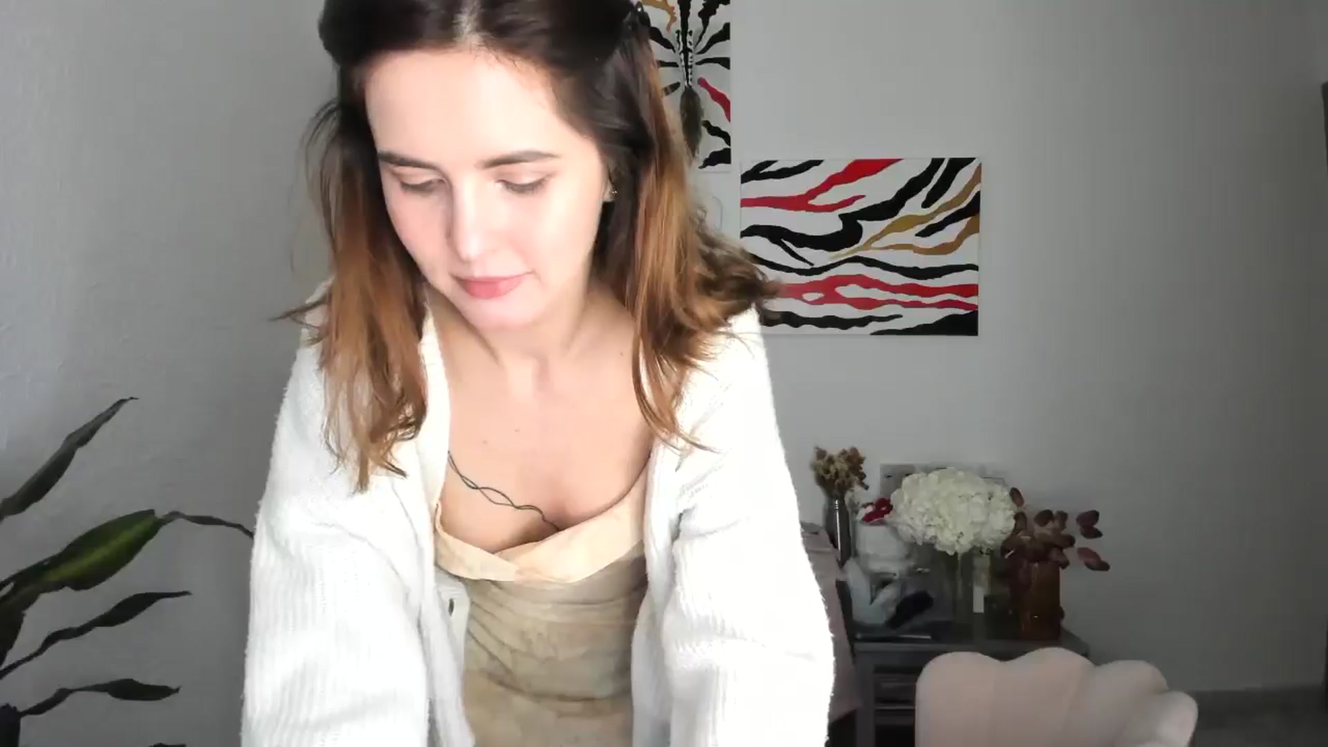 Gallery image thumbnail from AhahaGirl's myfreecams stream on, 03/17/2026, 17:37 image 10 of 20