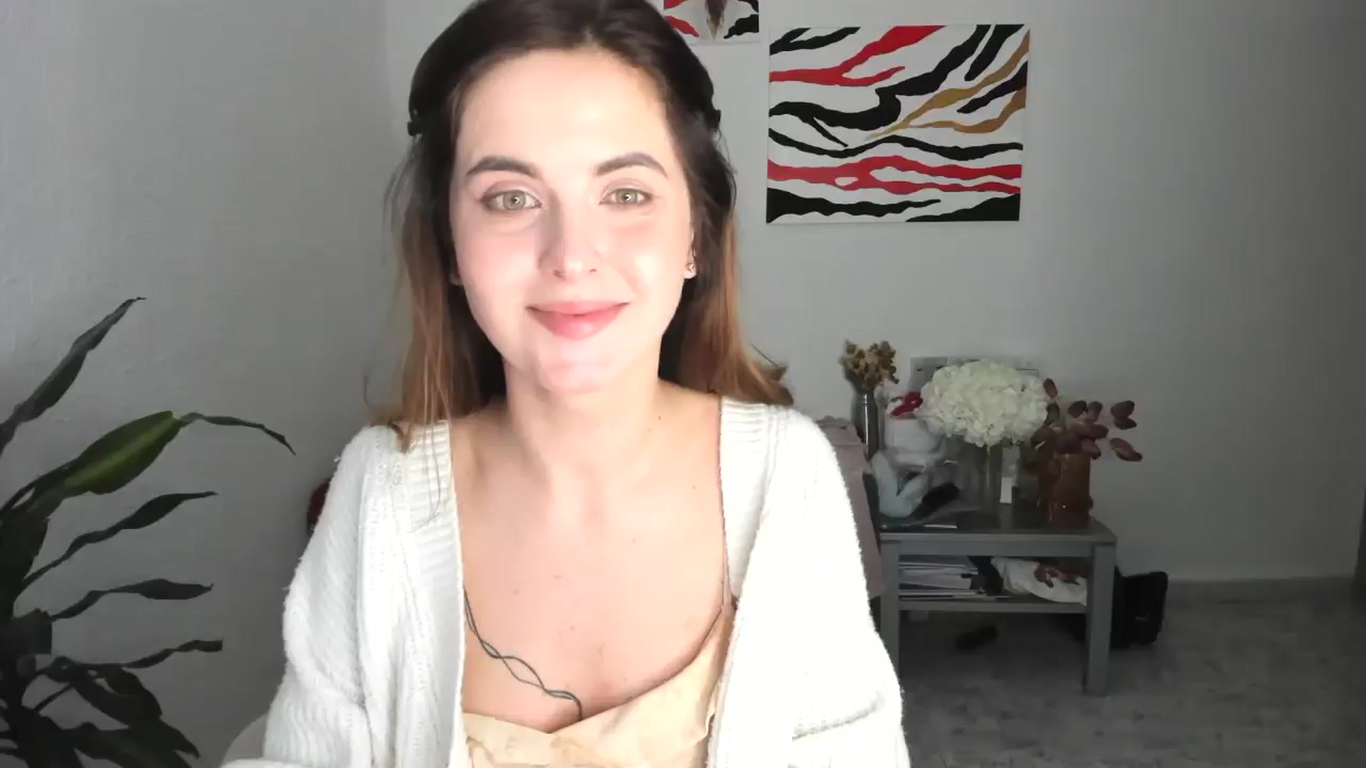 Gallery image thumbnail from AhahaGirl's myfreecams stream on, 03/17/2026, 17:37 image 12 of 20