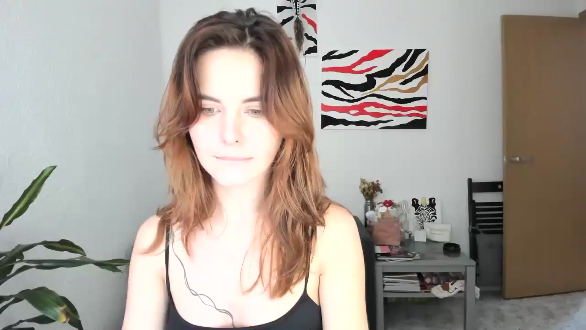 Gallery image thumbnail from AhahaGirl's myfreecams stream on, 04/14/2026, 17:08 image 16 of 20