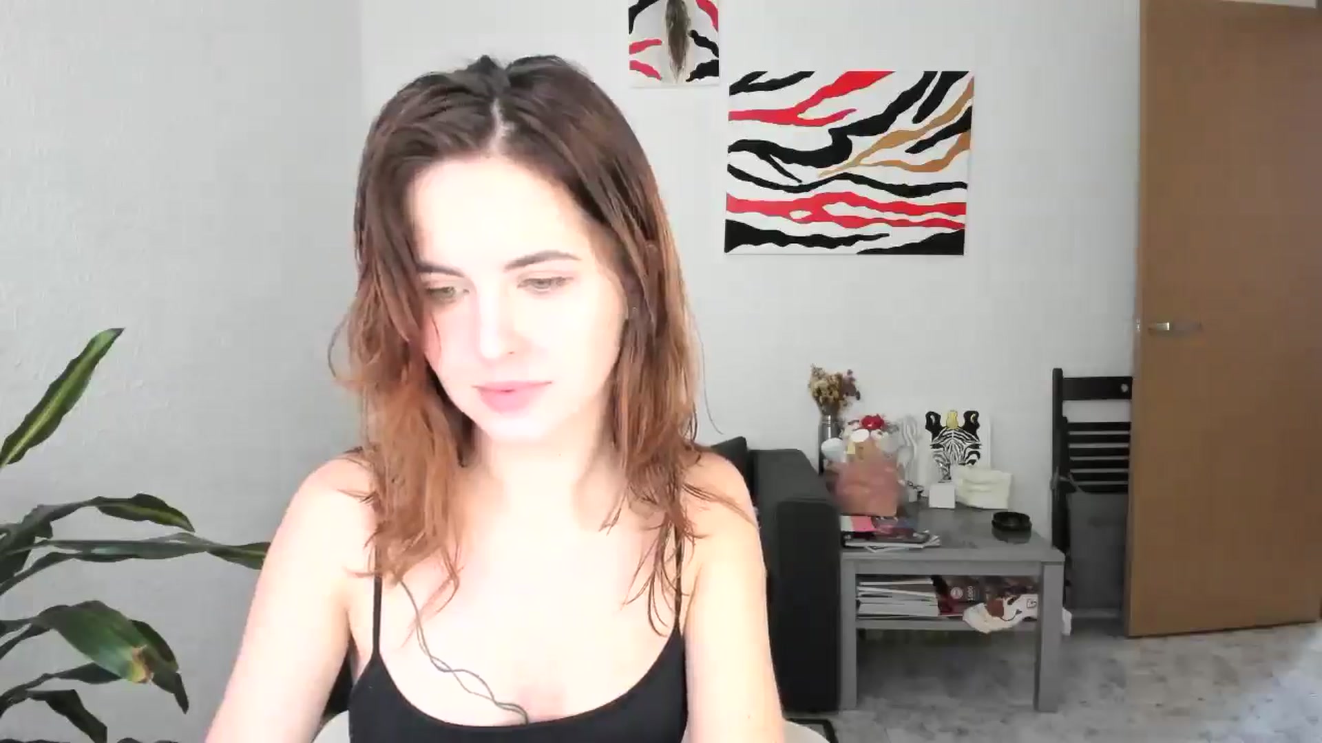 Gallery image thumbnail from AhahaGirl's myfreecams stream on, 04/14/2026, 17:08 image 4 of 20