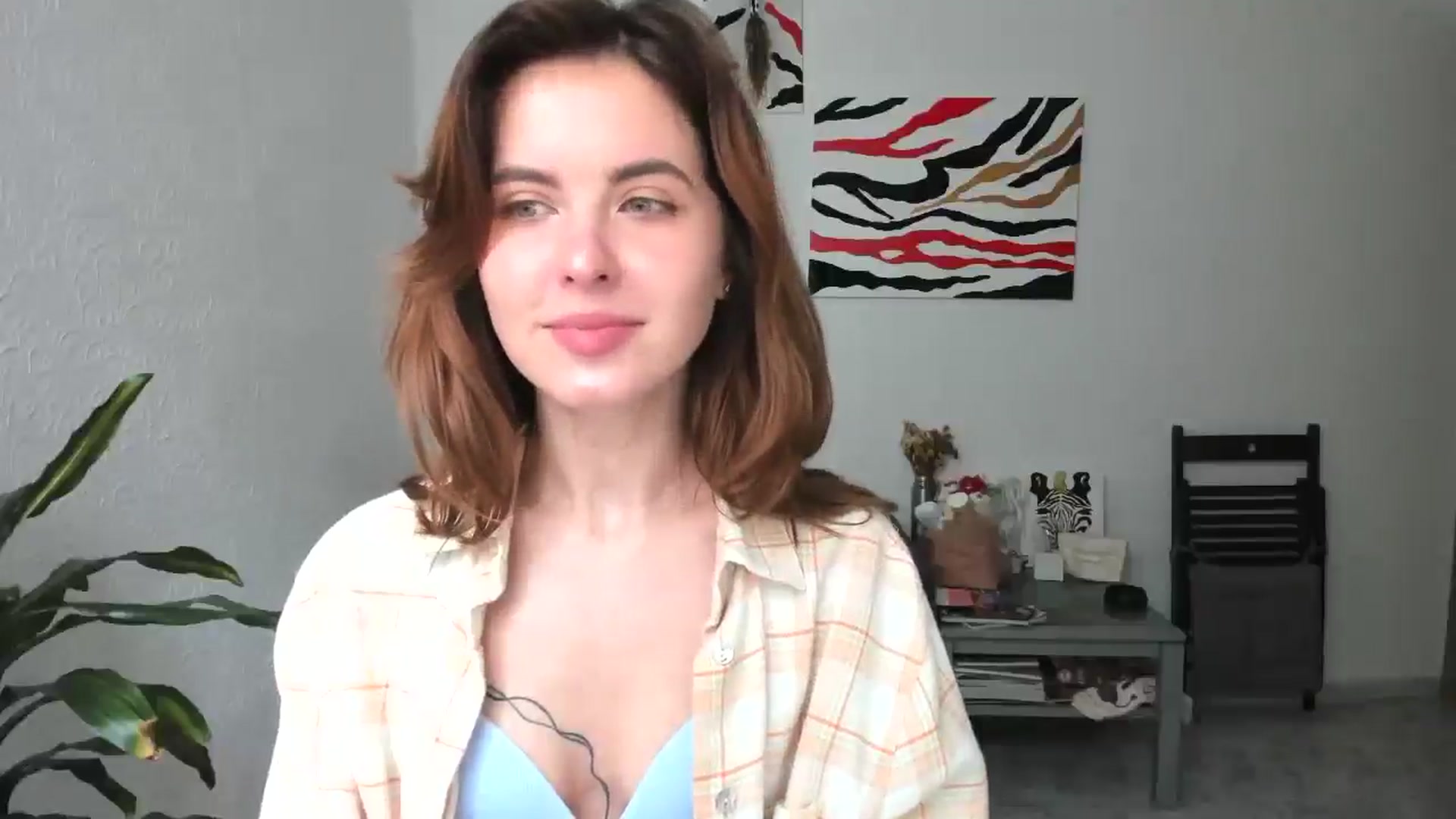 Gallery image thumbnail from AhahaGirl's myfreecams stream on, 04/15/2026, 13:21 image 4 of 20