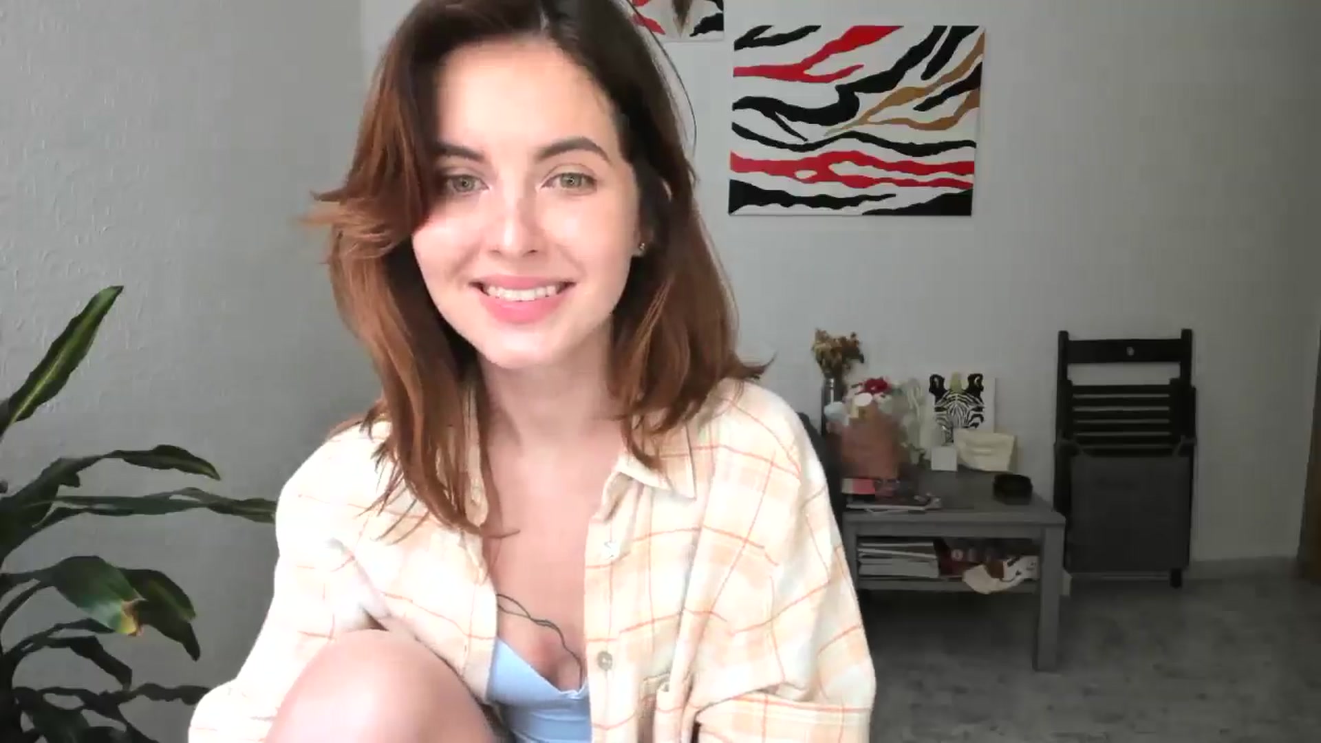 Gallery image thumbnail from AhahaGirl's myfreecams stream on, 04/15/2026, 14:19 image 13 of 20