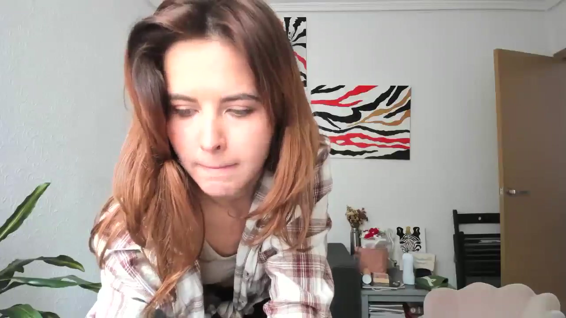 Gallery image thumbnail from AhahaGirl's myfreecams stream on, 04/18/2026, 13:31 image 10 of 20