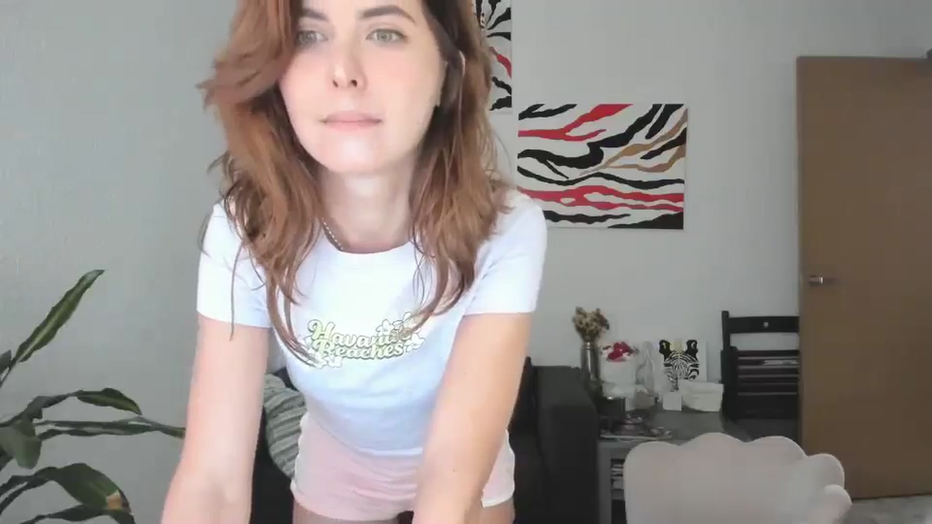 Gallery image thumbnail from AhahaGirl's myfreecams stream on, 04/22/2026, 18:32 image 4 of 20