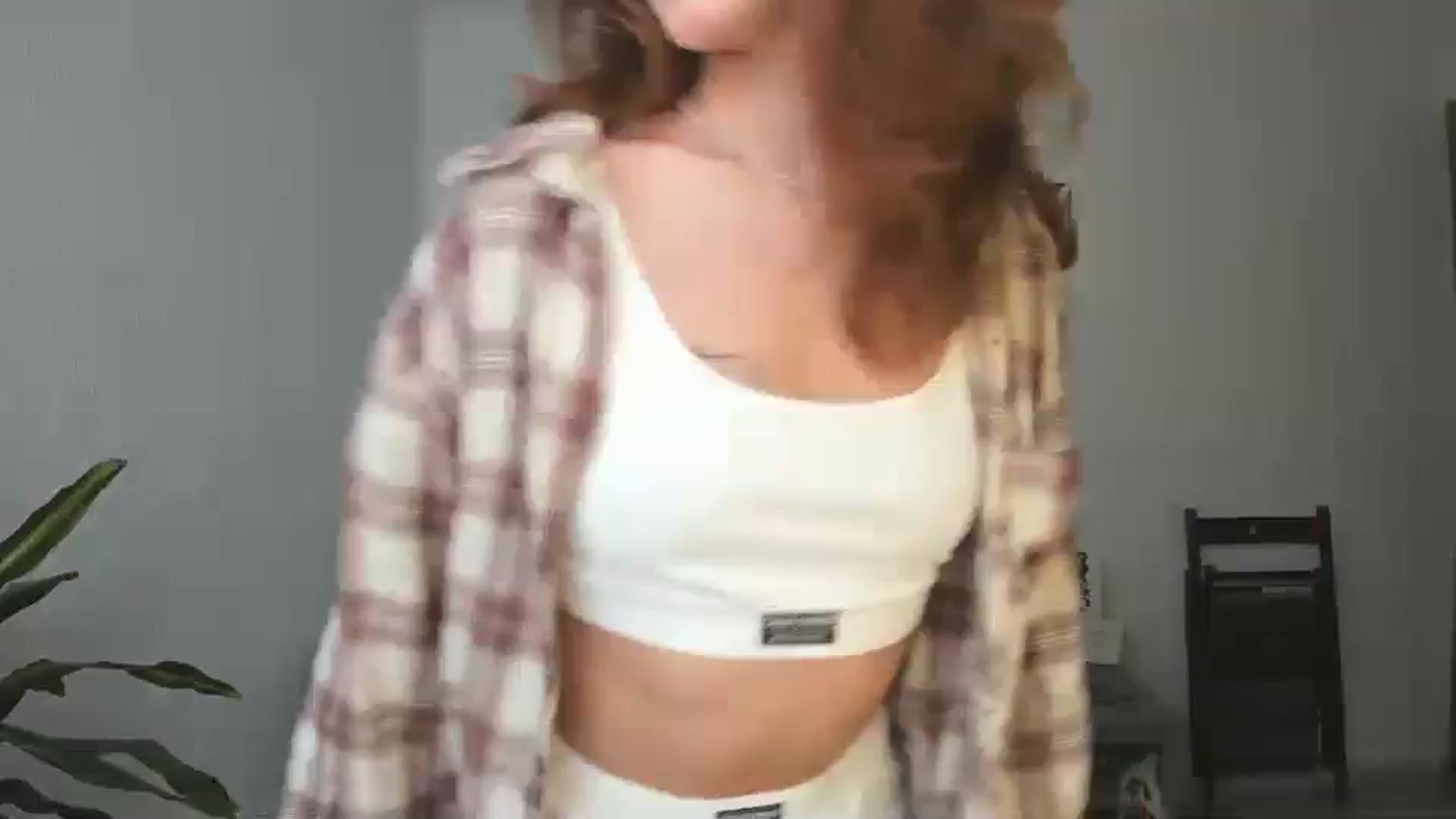 Gallery image thumbnail from AhahaGirl's myfreecams stream on, 05/06/2026, 13:11 image 15 of 20