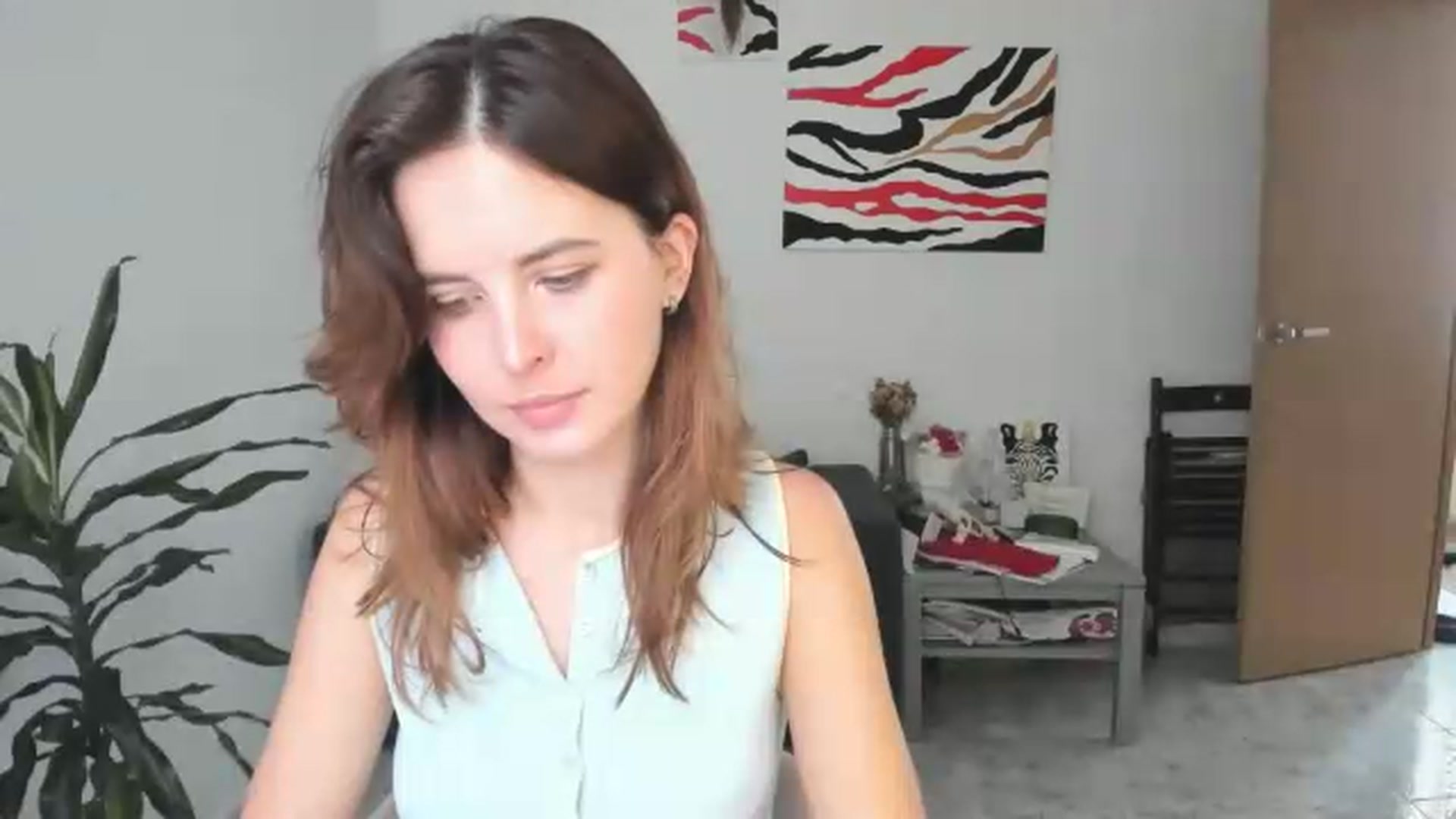 Gallery image thumbnail from AhahaGirl's myfreecams stream on, 05/21/2026, 17:08 image 16 of 20