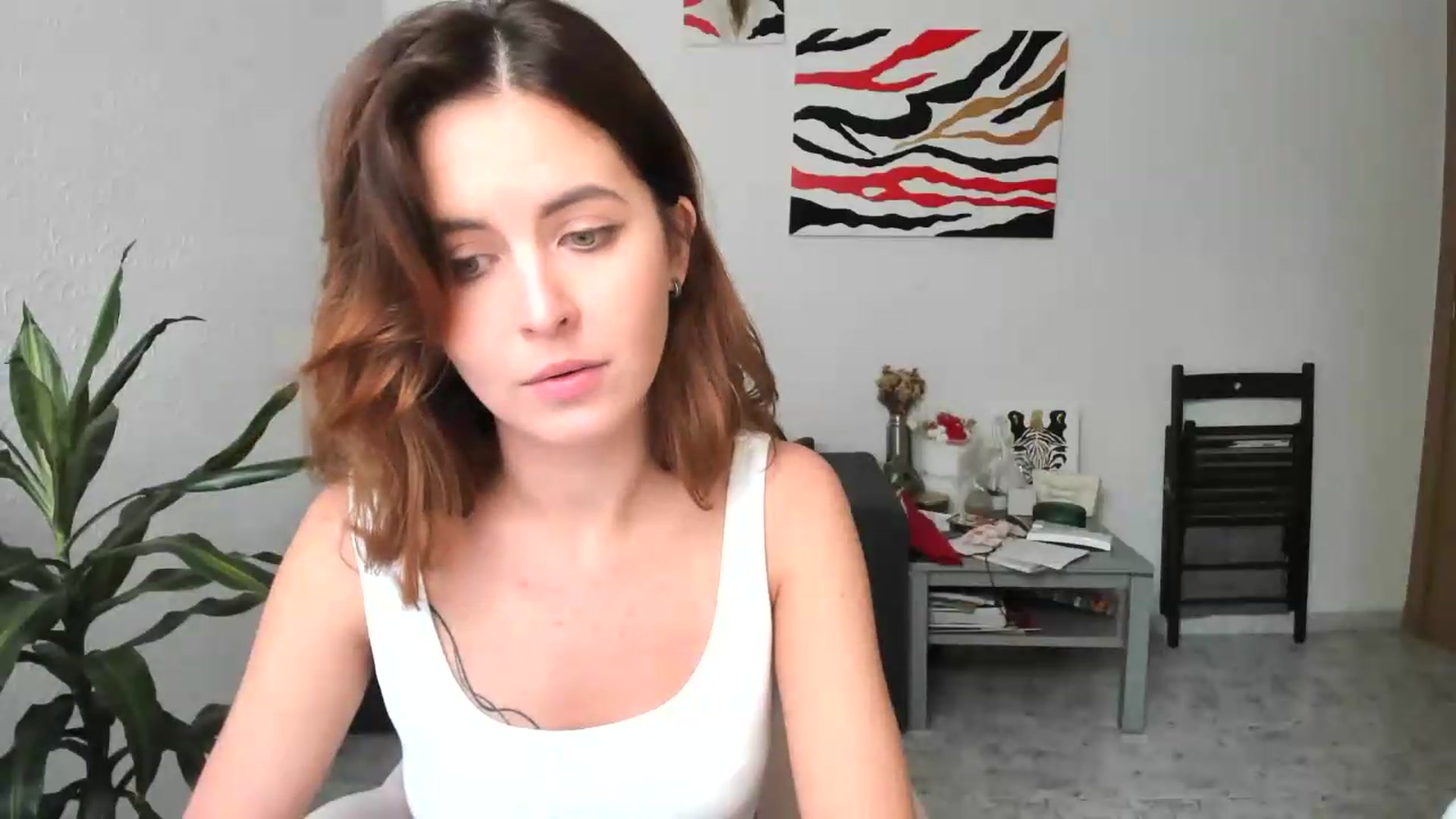 Gallery image thumbnail from AhahaGirl's myfreecams stream on, 05/25/2026, 14:43 image 17 of 20
