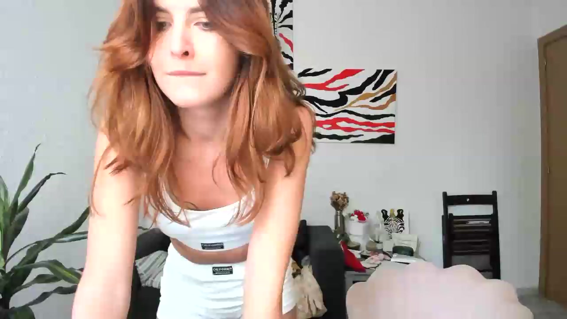 Gallery image thumbnail from AhahaGirl's myfreecams stream on, 05/25/2026, 14:43 image 10 of 20