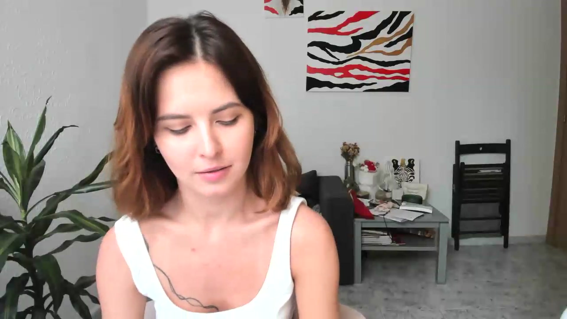 Gallery image thumbnail from AhahaGirl's myfreecams stream on, 05/25/2026, 14:43 image 16 of 20