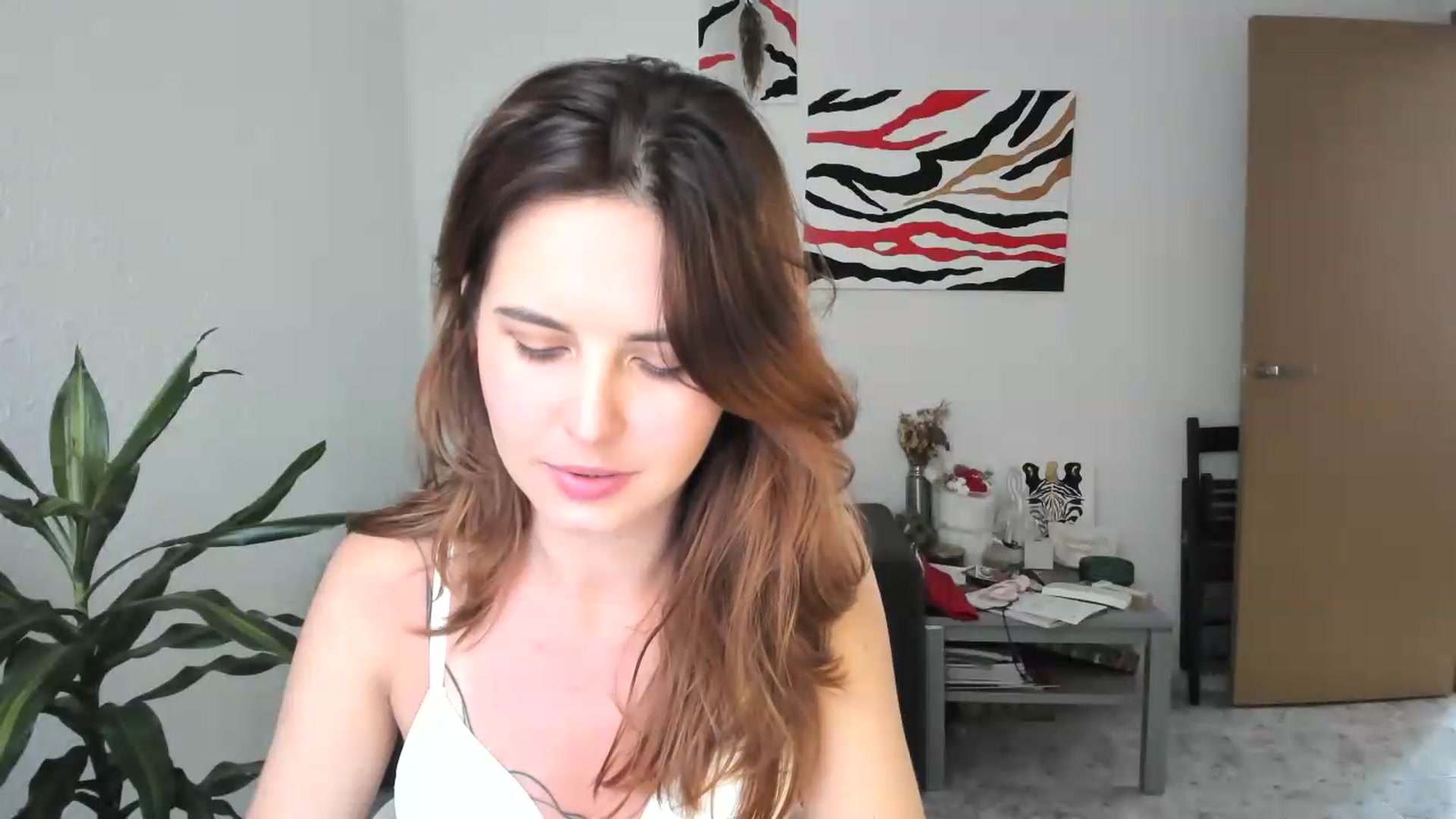 Gallery image thumbnail from AhahaGirl's myfreecams stream on, 05/26/2026, 17:31 image 14 of 20