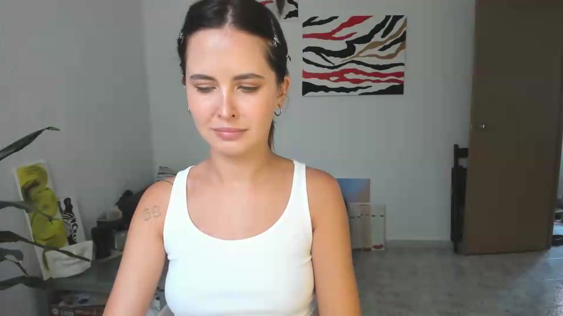 Gallery image thumbnail from AhahaGirl's myfreecams stream on, 07/28/2026, 14:12 image 15 of 20