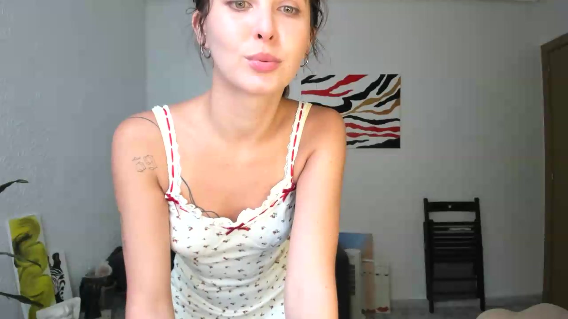 Gallery image thumbnail from AhahaGirl's myfreecams stream on, 08/04/2026, 15:37 image 9 of 20
