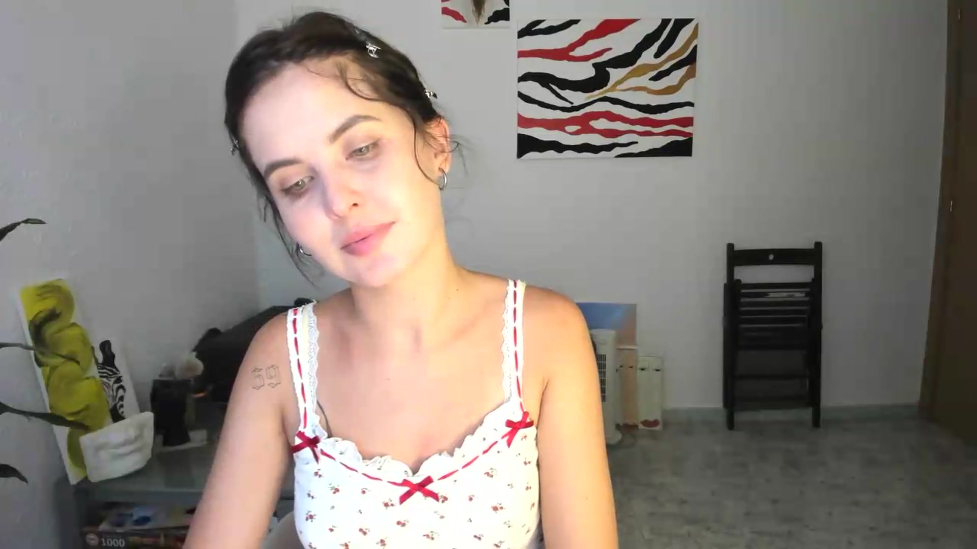 Gallery image thumbnail from AhahaGirl's myfreecams stream on, 08/04/2026, 17:35 image 16 of 20