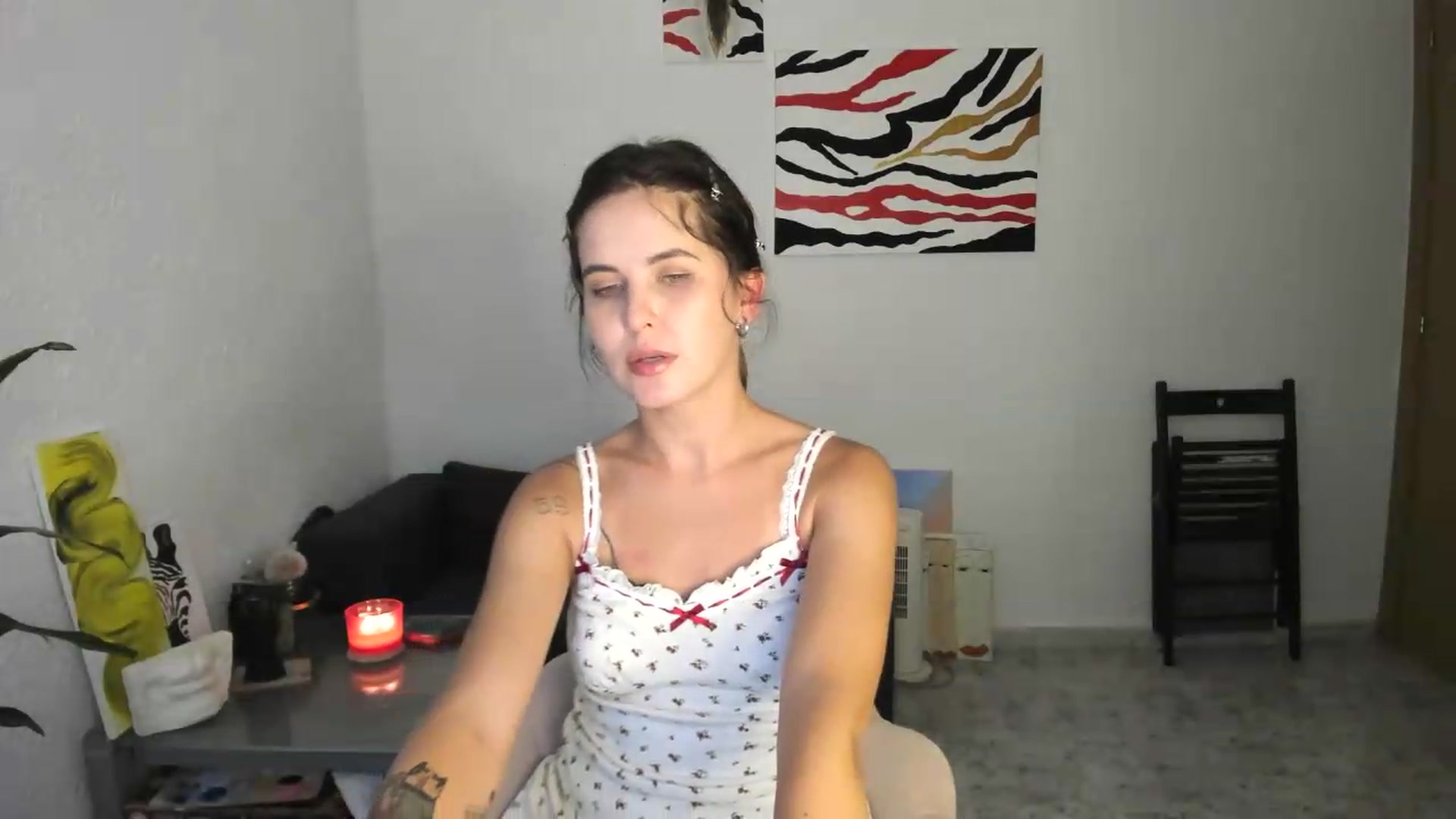 Gallery image thumbnail from AhahaGirl's myfreecams stream on, 08/04/2026, 18:17 image 8 of 20