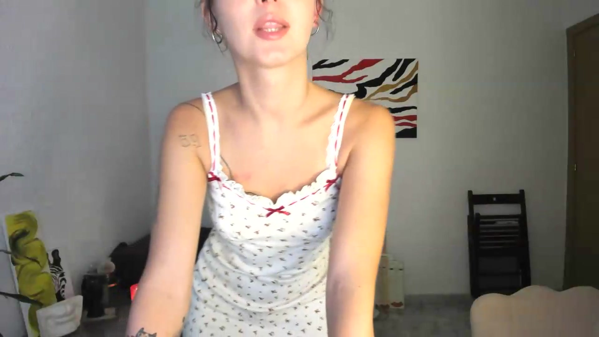 Gallery image thumbnail from AhahaGirl's myfreecams stream on, 08/04/2026, 18:17 image 5 of 20