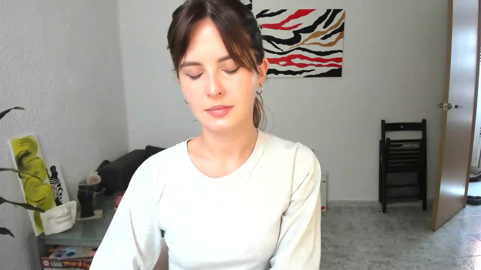 Gallery image thumbnail from AhahaGirl's myfreecams stream on, 08/05/2026, 15:02 image 2 of 20