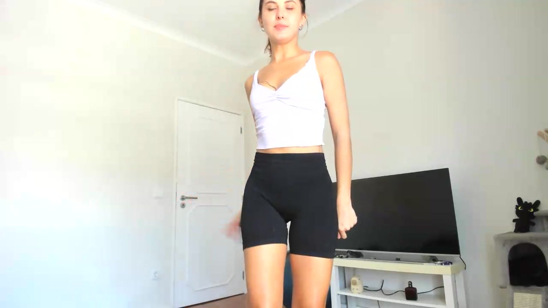 Gallery image thumbnail from AhahaGirl's myfreecams stream on, 08/10/2026, 14:09 image 15 of 20