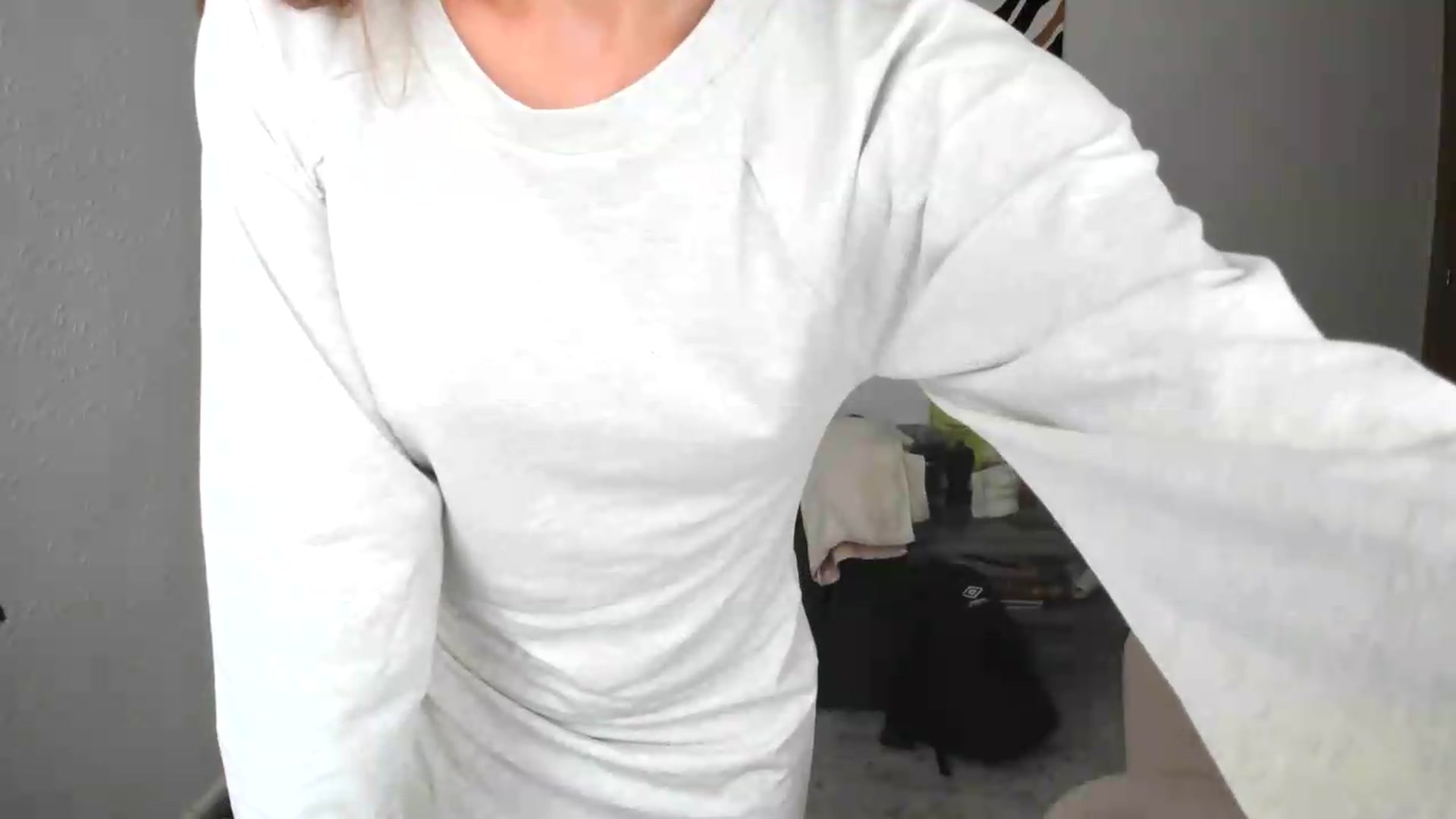 Gallery image thumbnail from AhahaGirl's myfreecams stream on, 08/14/2026, 13:49 image 13 of 20