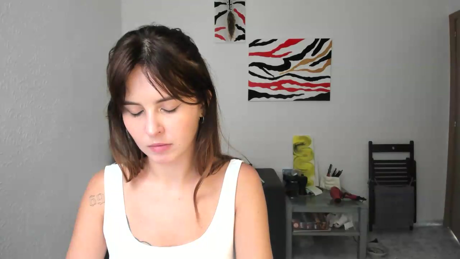 Gallery image thumbnail from AhahaGirl's myfreecams stream on, 08/18/2026, 15:25 image 15 of 20