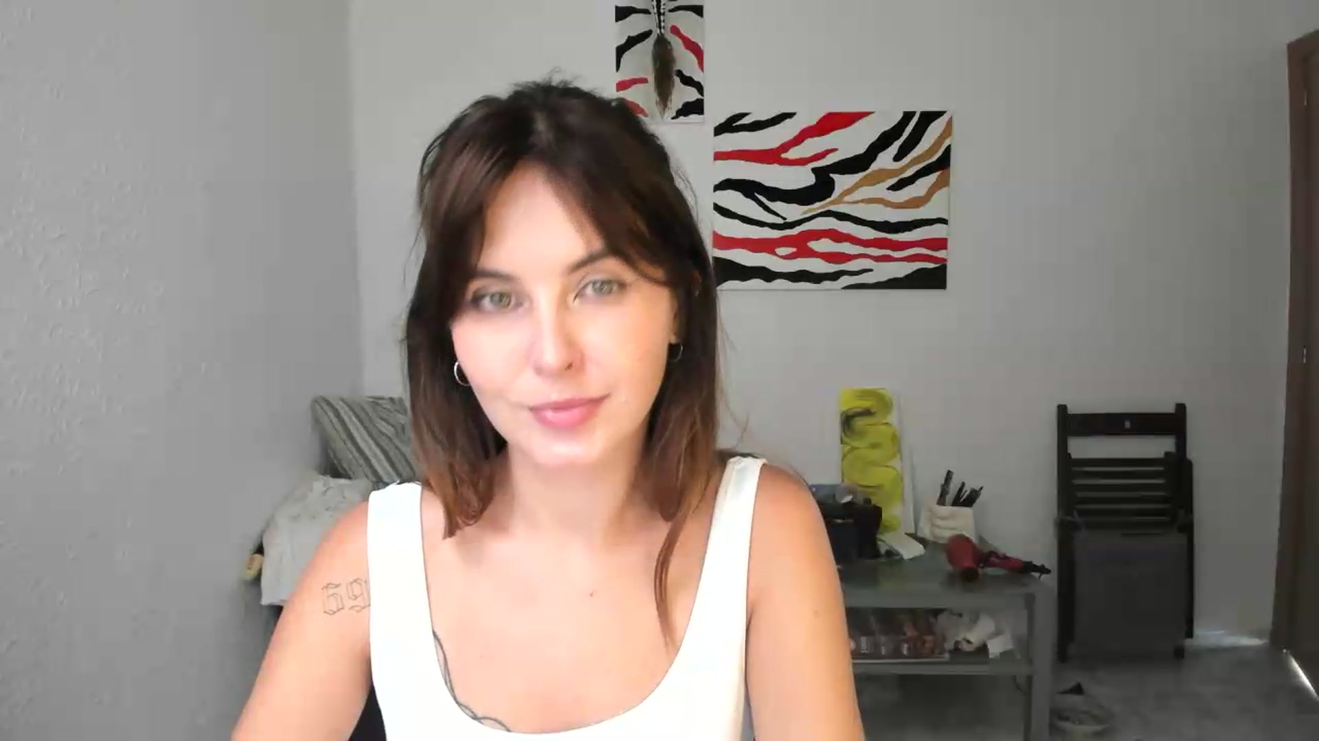 Gallery image thumbnail from AhahaGirl's myfreecams stream on, 08/18/2026, 15:25 image 16 of 20