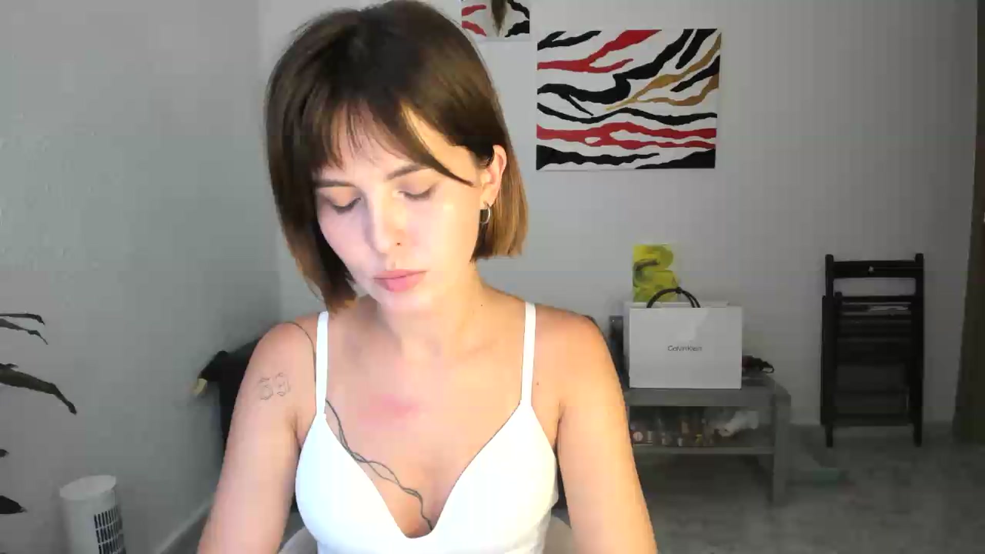 Gallery image thumbnail from AhahaGirl's myfreecams stream on, 08/25/2026, 16:01 image 15 of 20