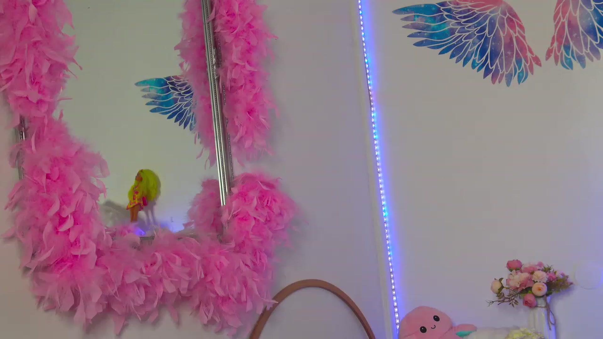 Gallery image thumbnail from Ahri_Angel's myfreecams stream on, 03/12/2023, 20:12 image 6 of 20