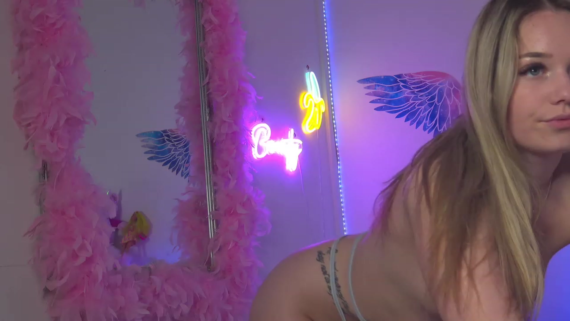 Gallery image thumbnail from Ahri_Angel's myfreecams stream on, 04/16/2023, 18:55 image 13 of 20