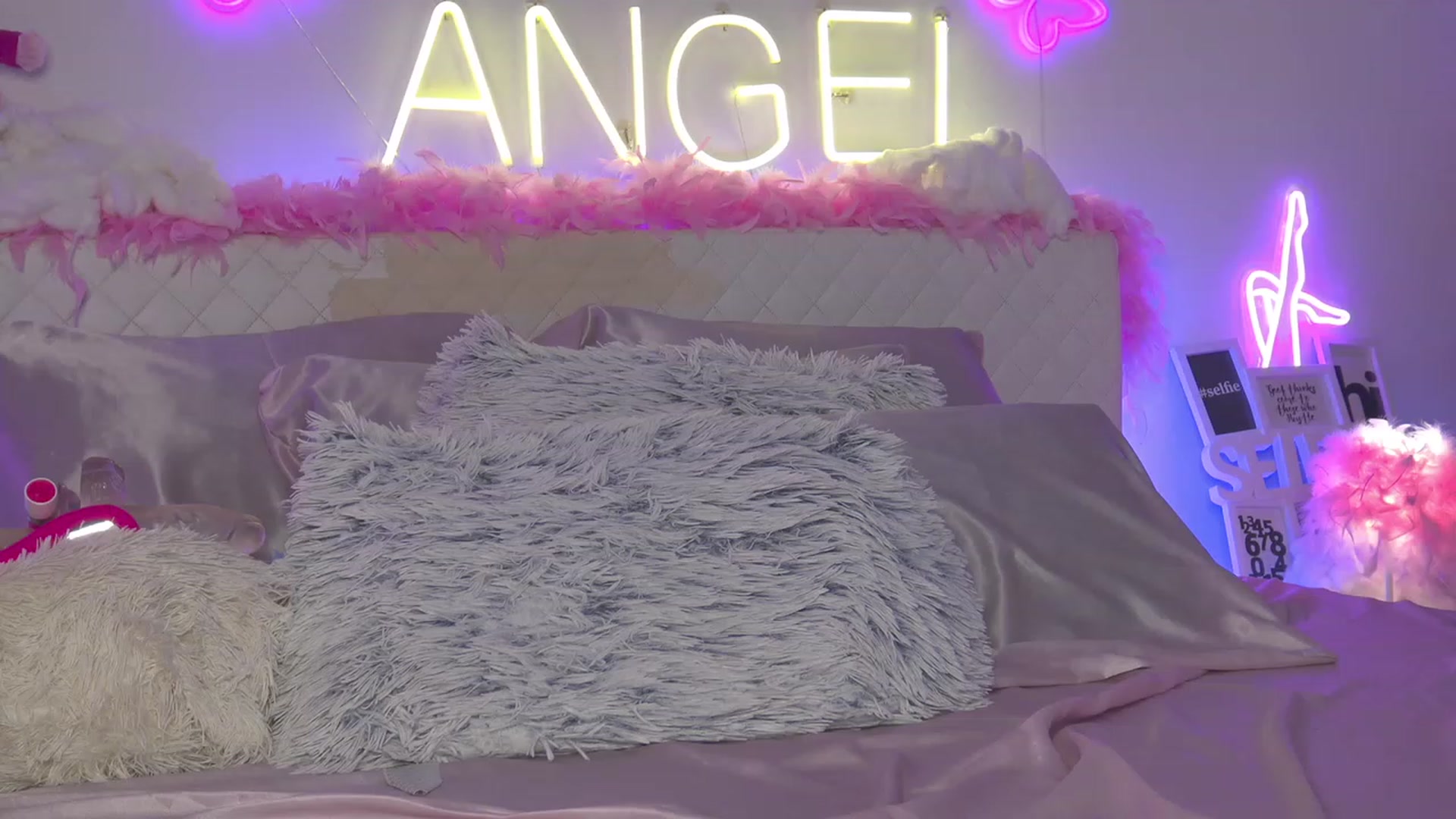 Gallery image thumbnail from Ahri_Angel's myfreecams stream on, 04/16/2023, 18:55 image 16 of 20