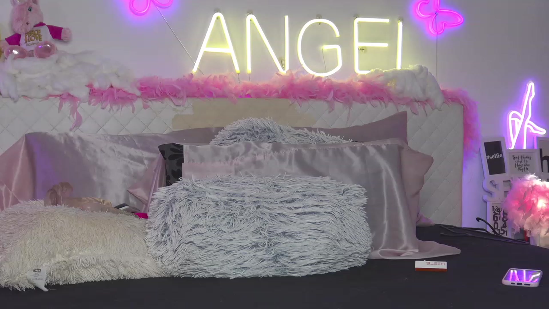 Gallery image thumbnail from Ahri_Angel's myfreecams stream on, 07/04/2023, 20:17 image 20 of 20