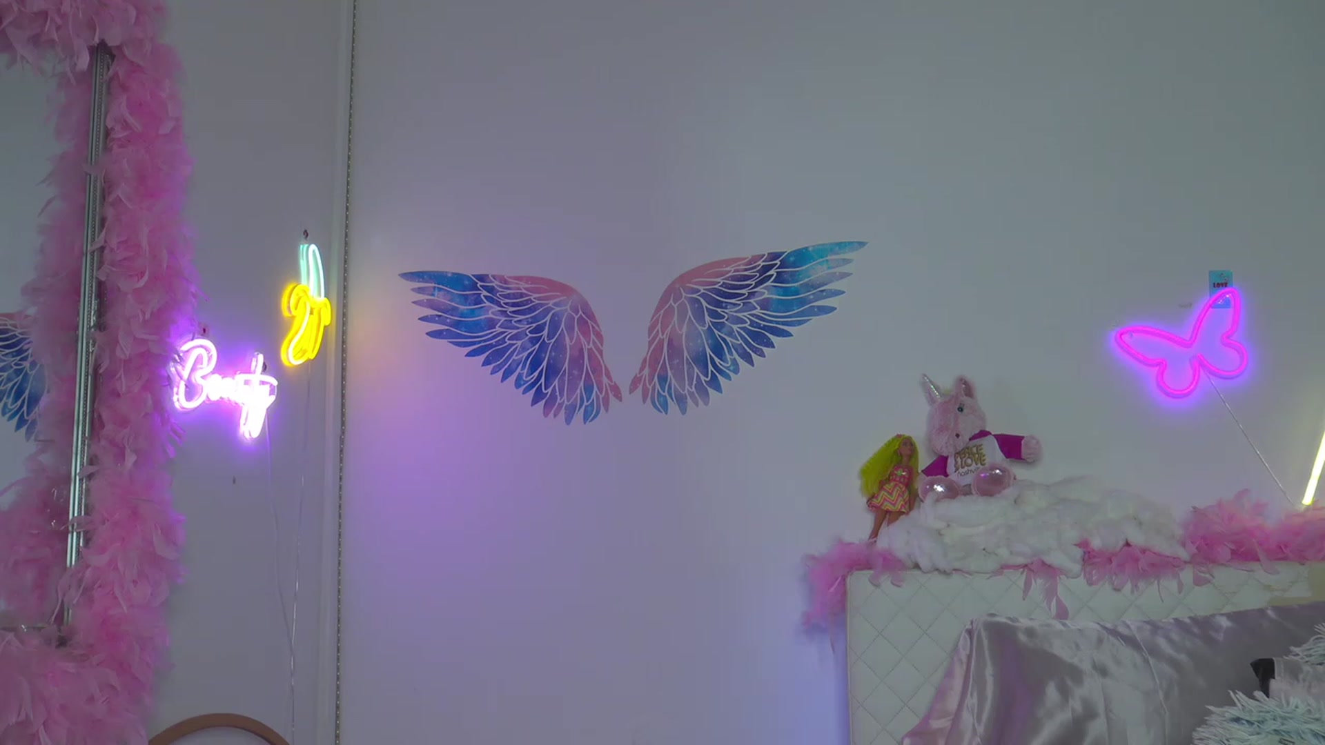Gallery image thumbnail from Ahri_Angel's myfreecams stream on, 07/23/2023, 19:01 image 8 of 20