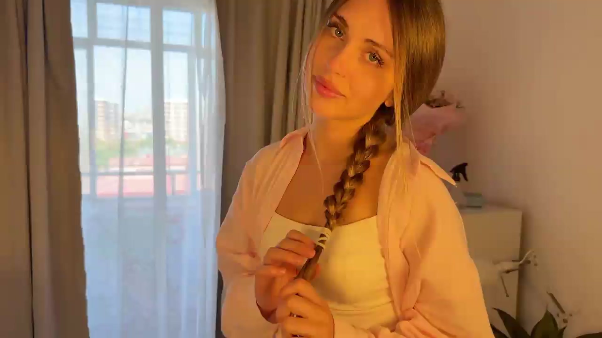 Gallery image thumbnail from AidraFoxy's myfreecams stream on, 08/06/2026, 10:52 image 6 of 20