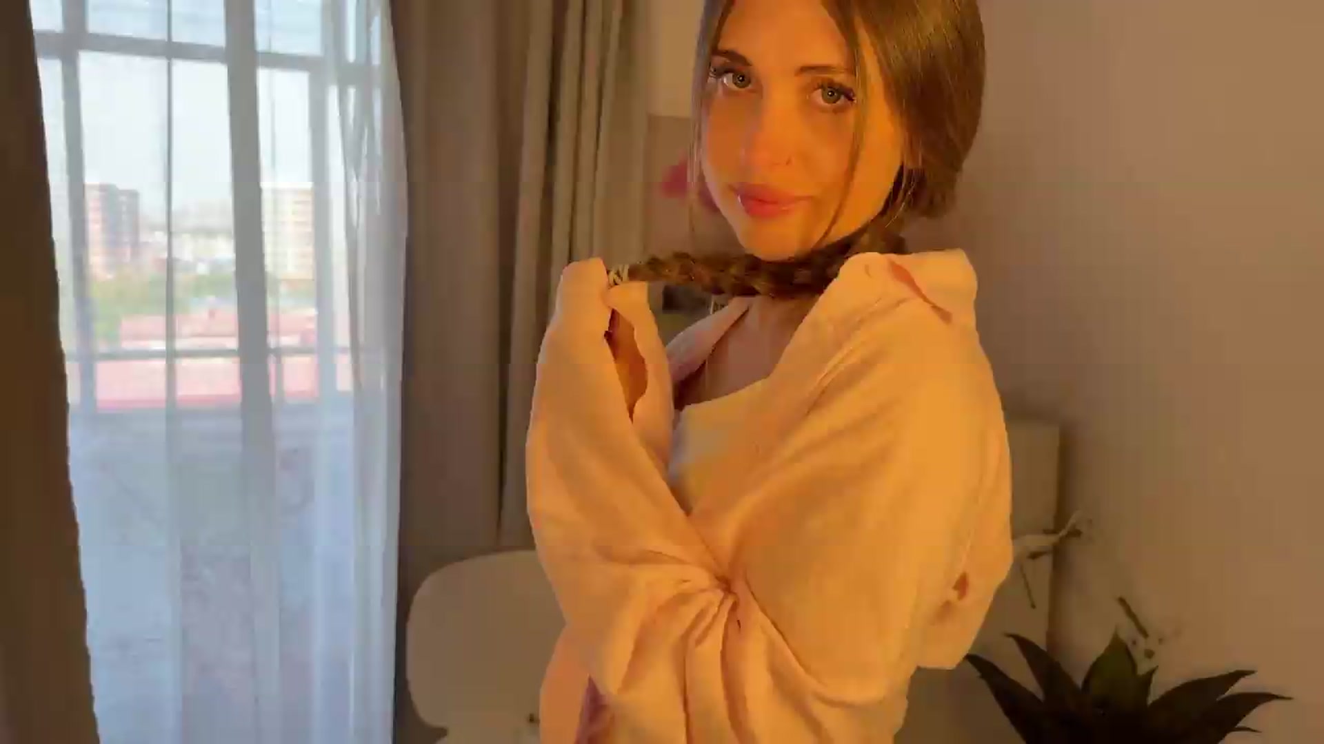 Gallery image thumbnail from AidraFoxy's myfreecams stream on, 08/06/2026, 10:52 image 14 of 20
