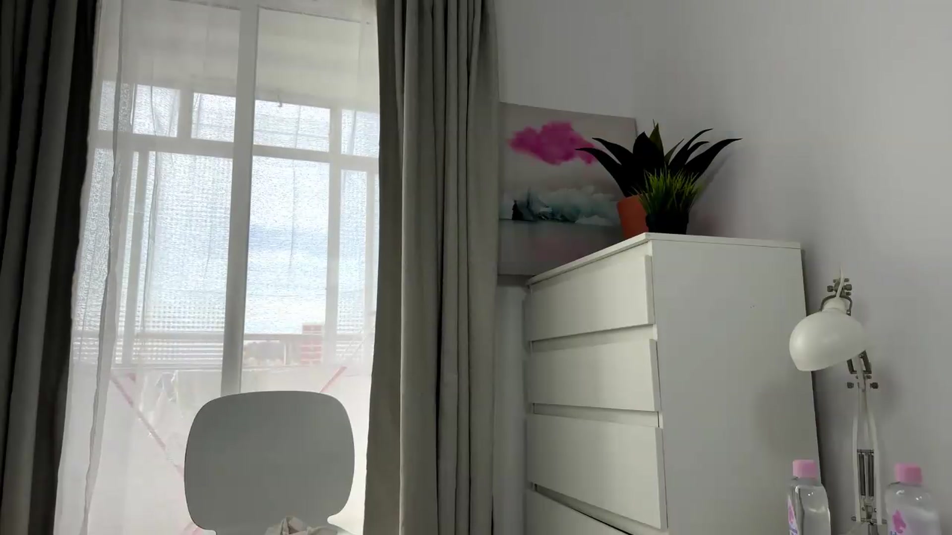 Gallery image thumbnail from AidraFoxy's myfreecams stream on, 08/28/2026, 15:19 image 13 of 20