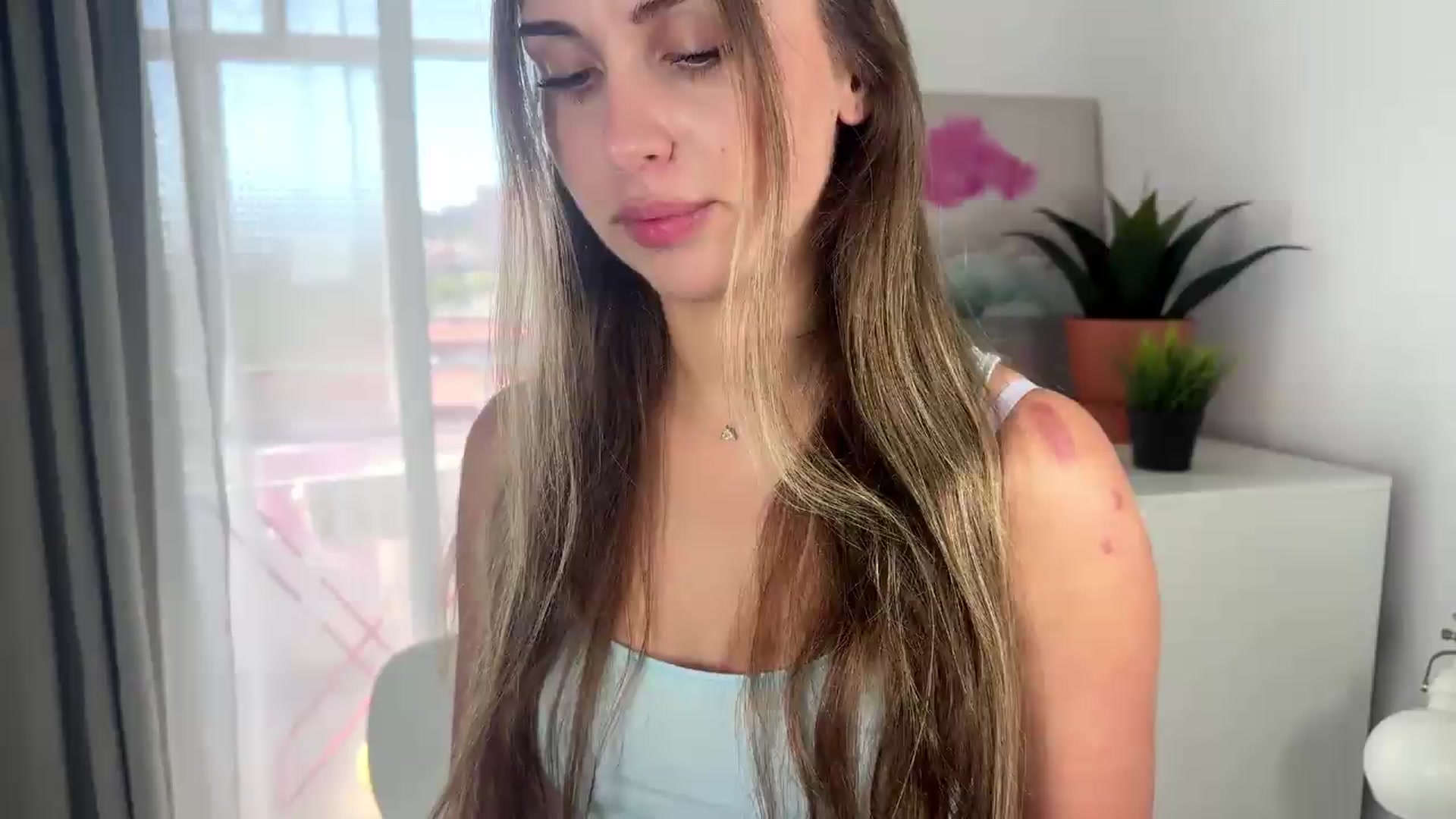 Gallery image thumbnail from AidraFoxy's myfreecams stream on, 08/29/2026, 15:15 image 1 of 20