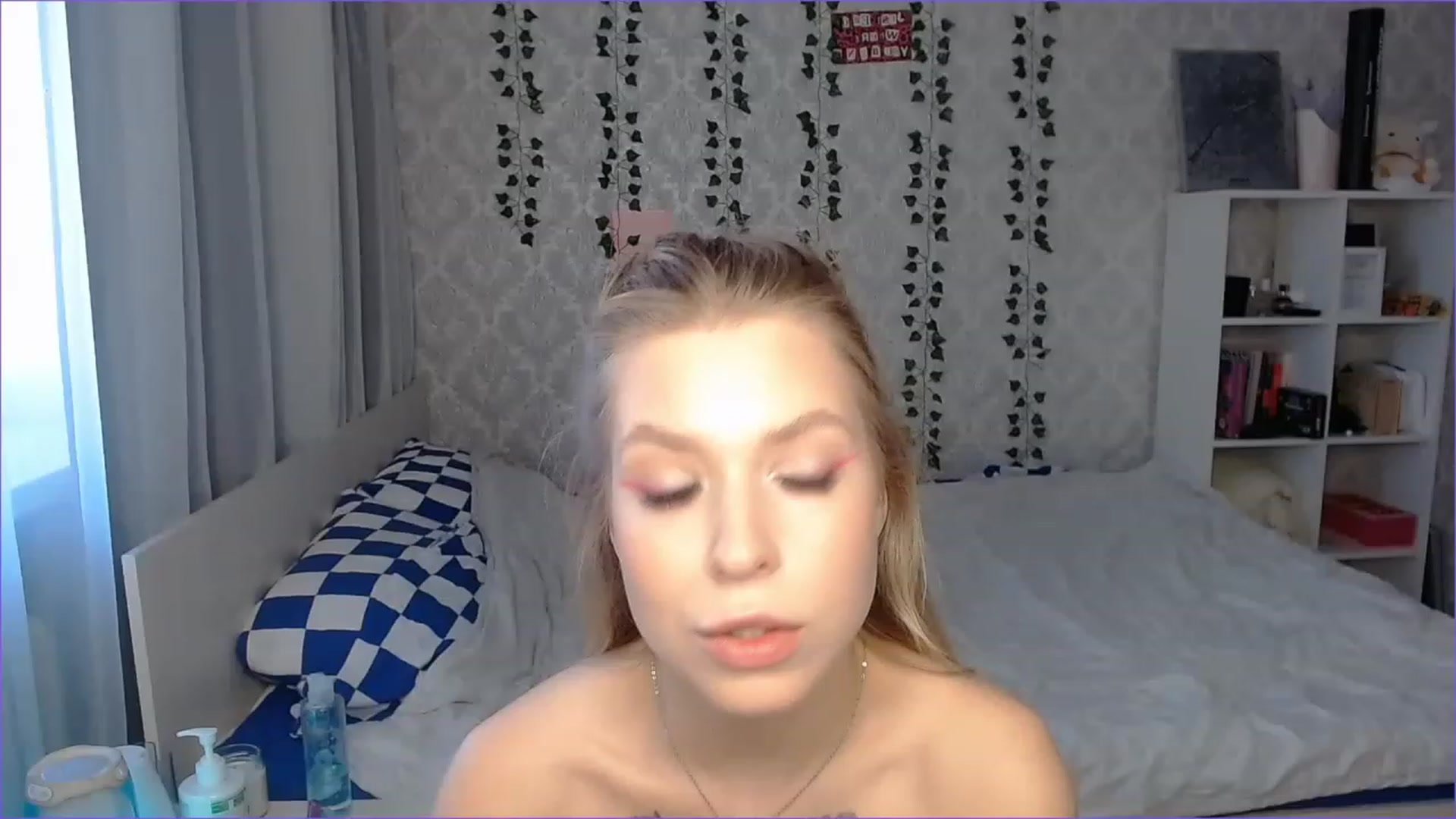 Gallery image thumbnail from Aidra__Foxxx's myfreecams stream on, 11/18/2022, 11:56 image 17 of 20