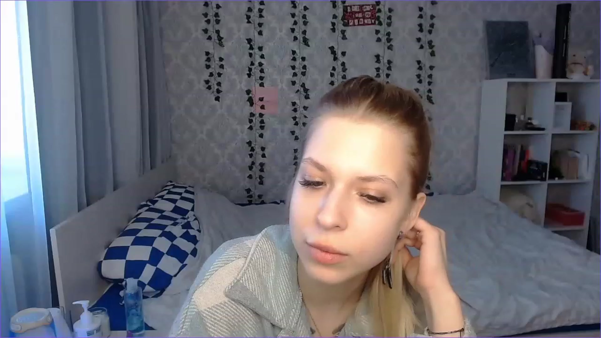 Gallery image thumbnail from Aidra__Foxxx's myfreecams stream on, 11/18/2022, 11:56 image 9 of 20